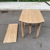 Renovated Louis Philippe round extendable dining table, 19th century
