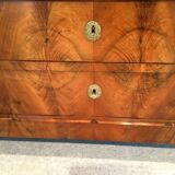Empire dresser