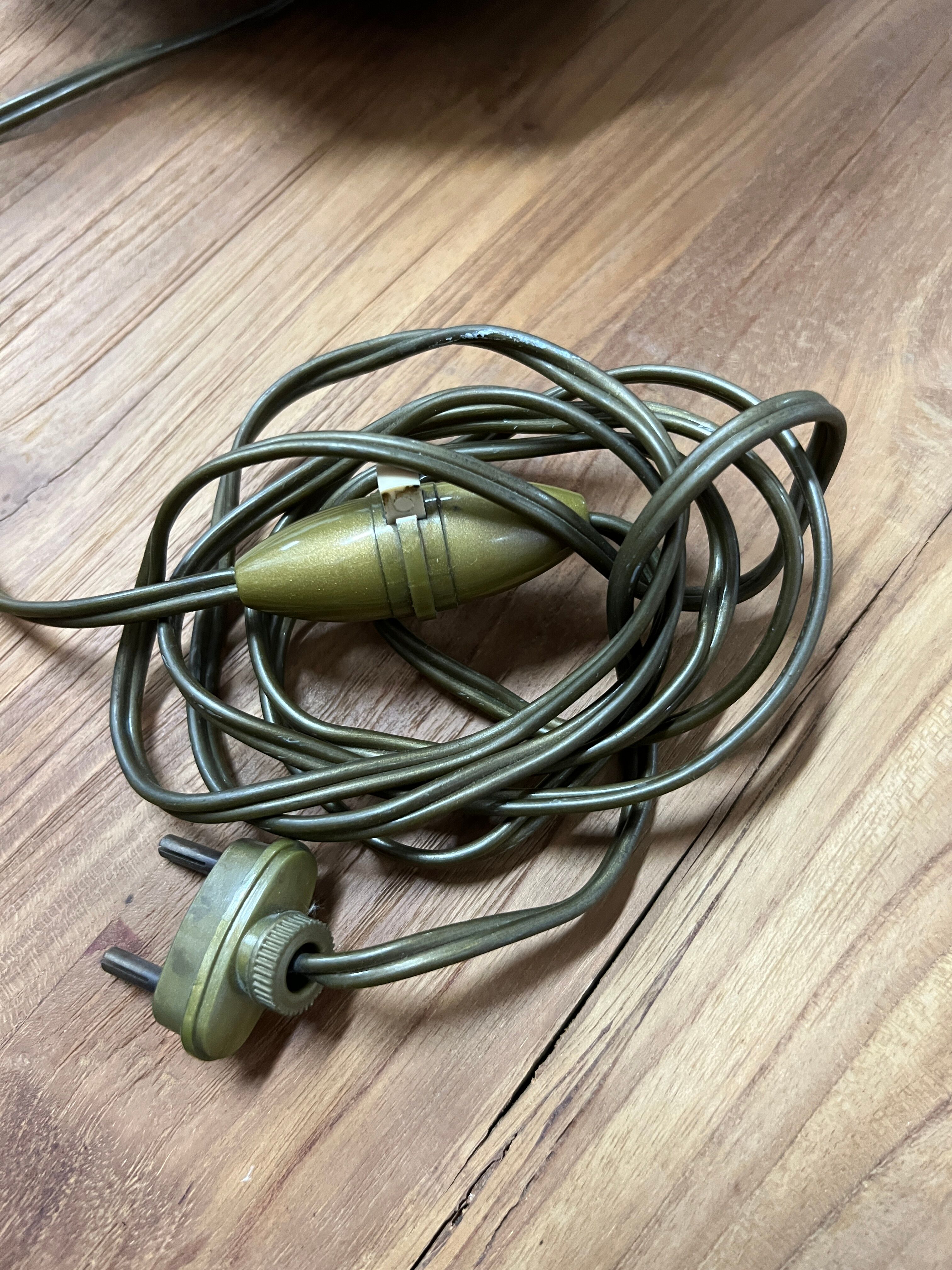 Pied de lampe nénuphar en laiton vintage