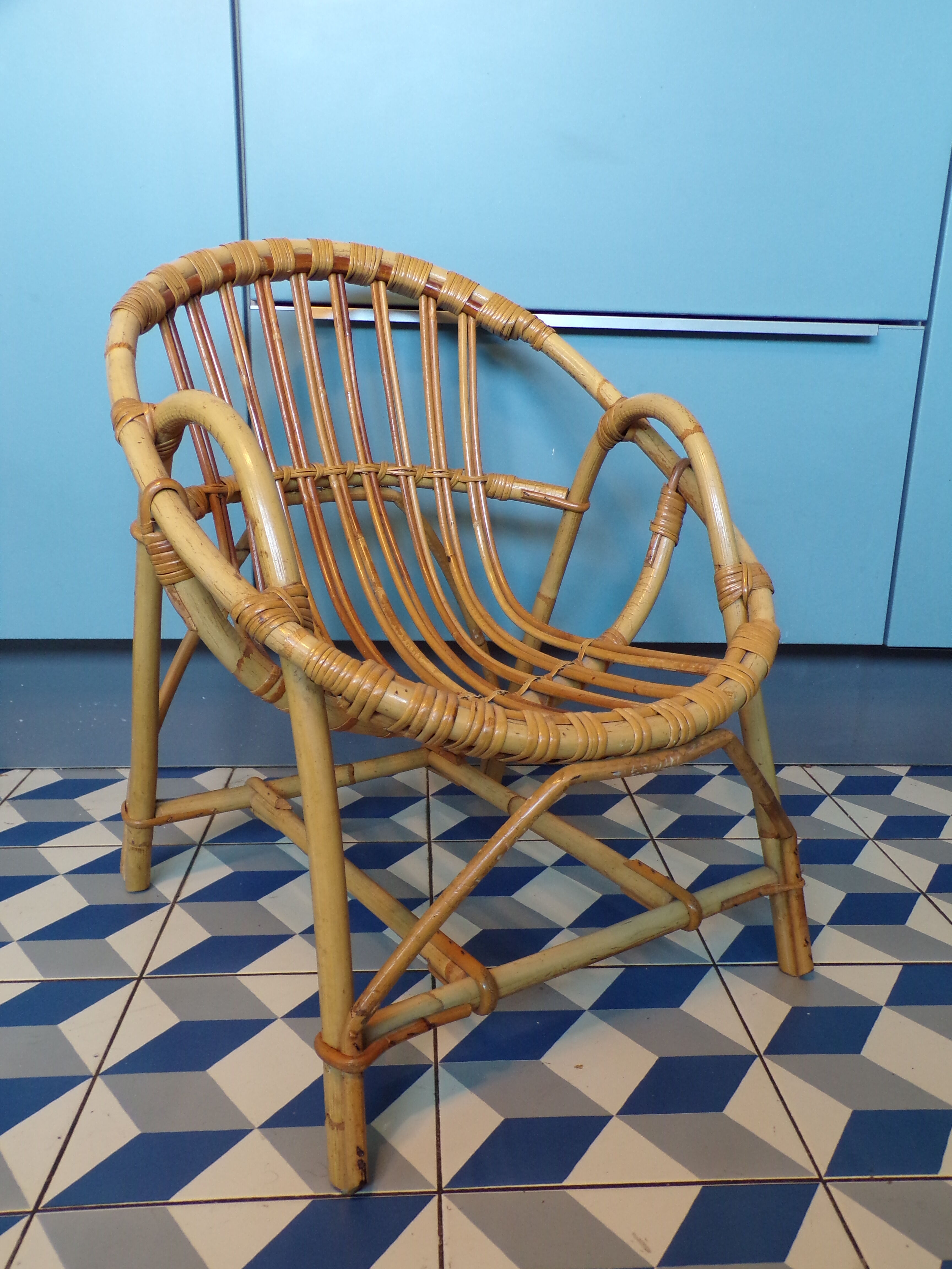 Fauteuil corbeille enfant en rotin