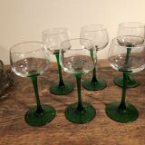6 white wine glasses