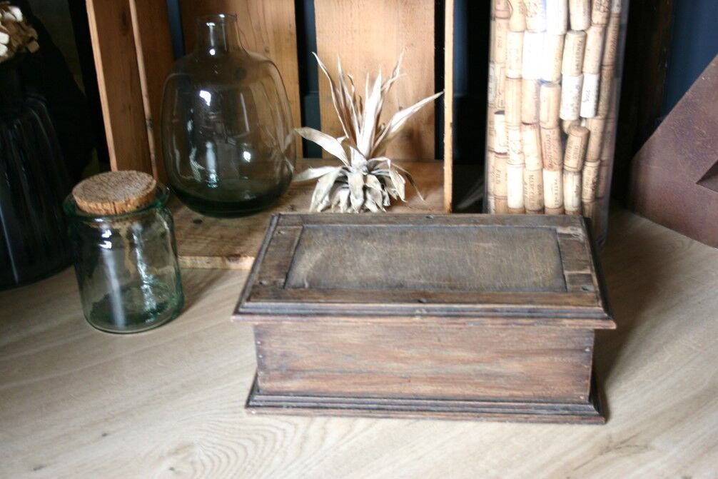 Small wooden chest/box