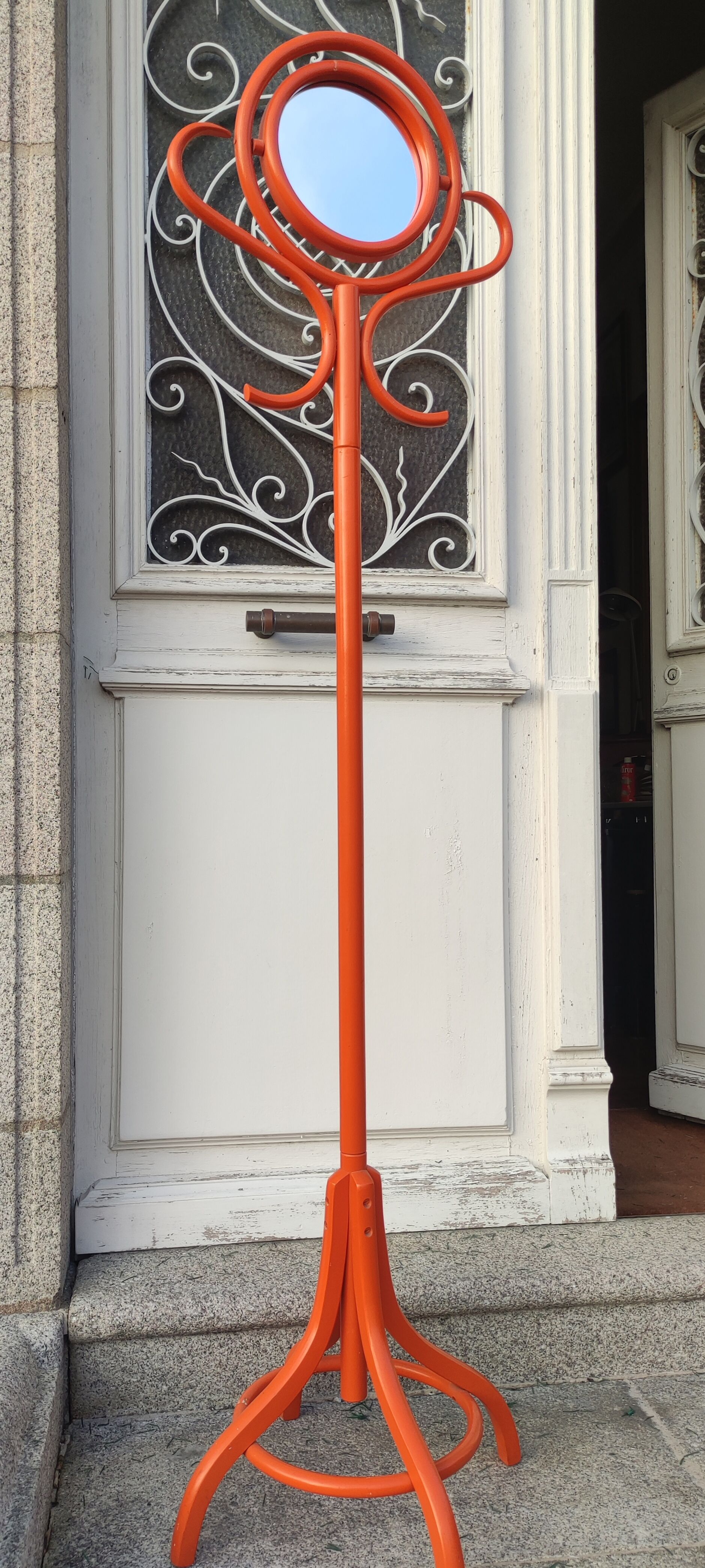 Mirror coat rack on foot