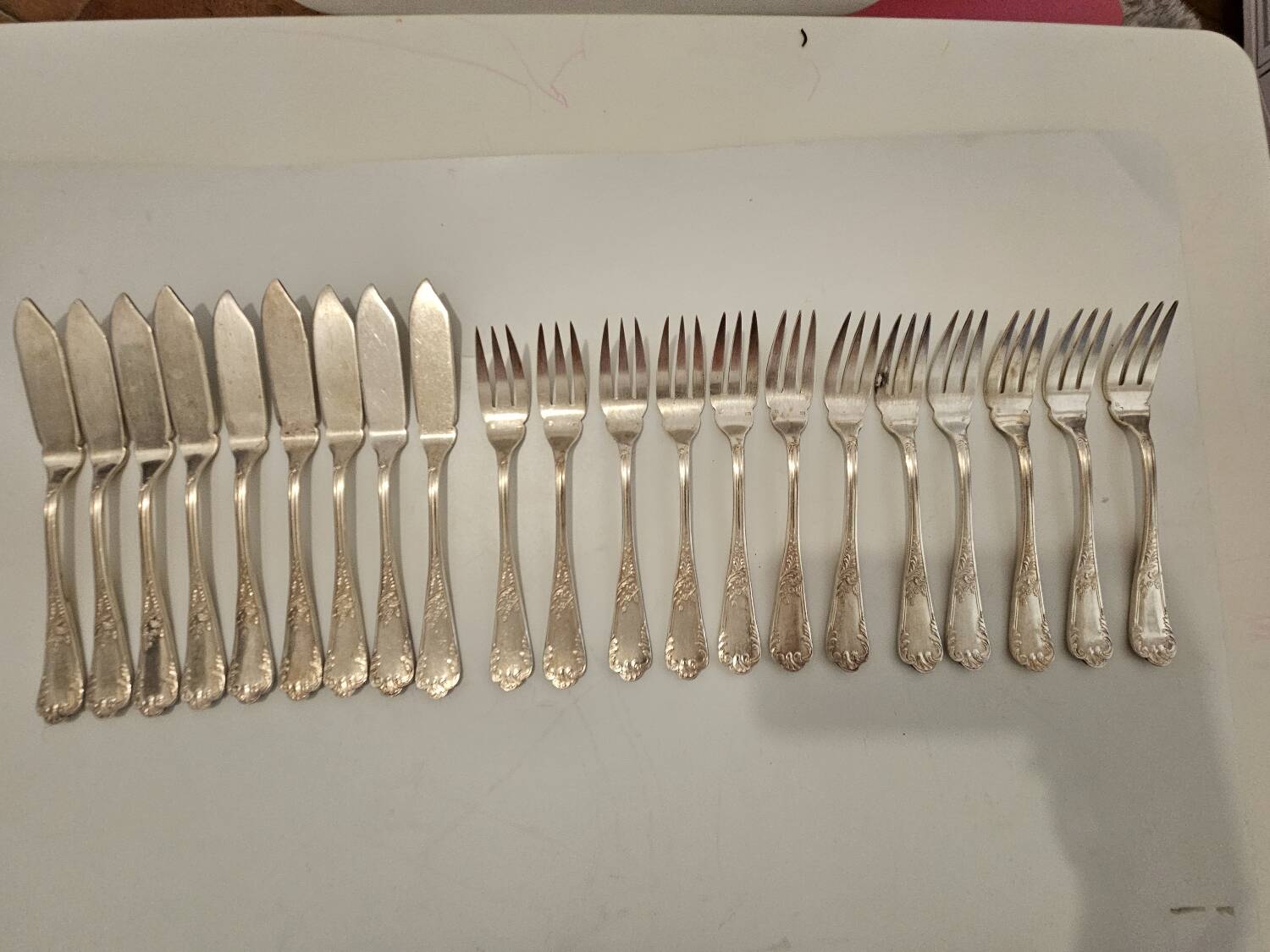 Fish cutlery set