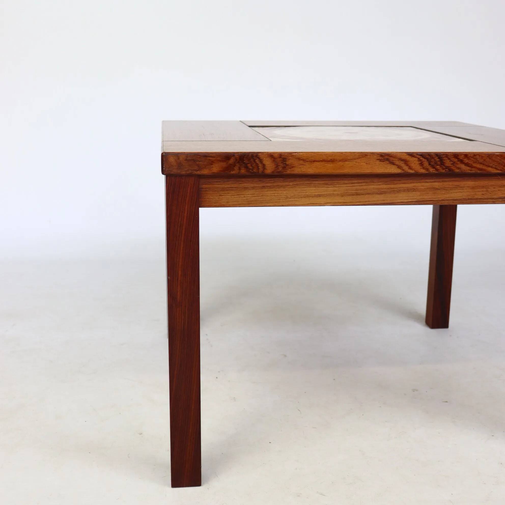 Table basse en palissandre et céramique