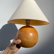Lampe de chevet en bois tourné boule 1990