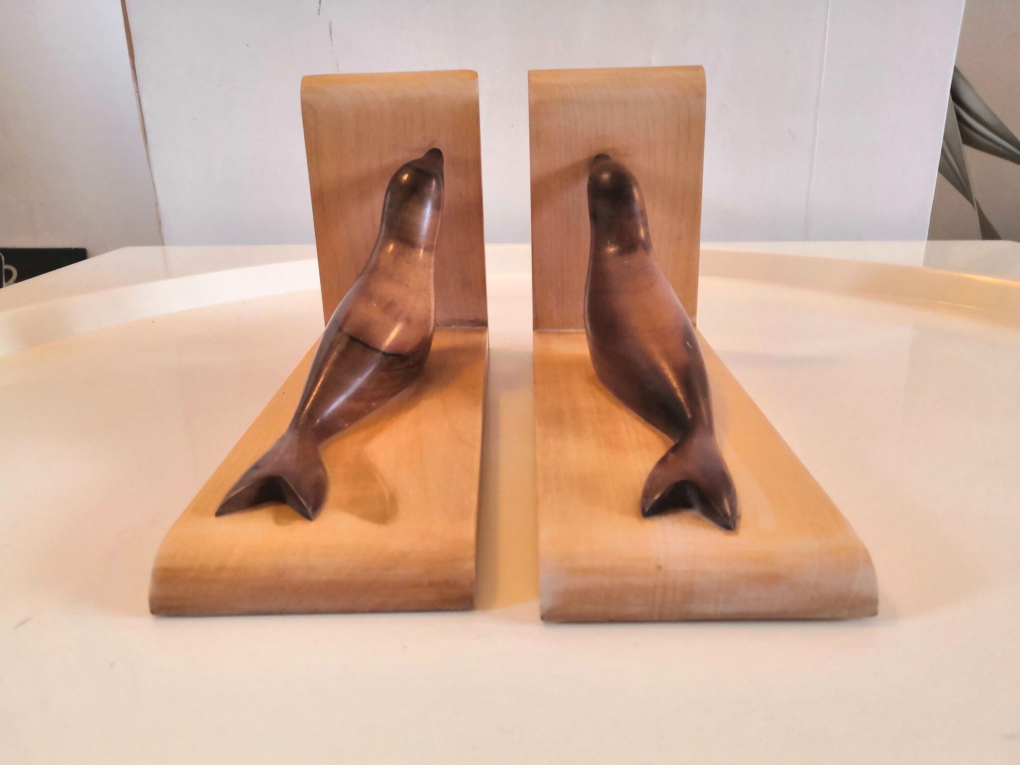 Paire de serre livres aux otaries design années 70