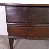 Petit coffre en bois antique en chêne