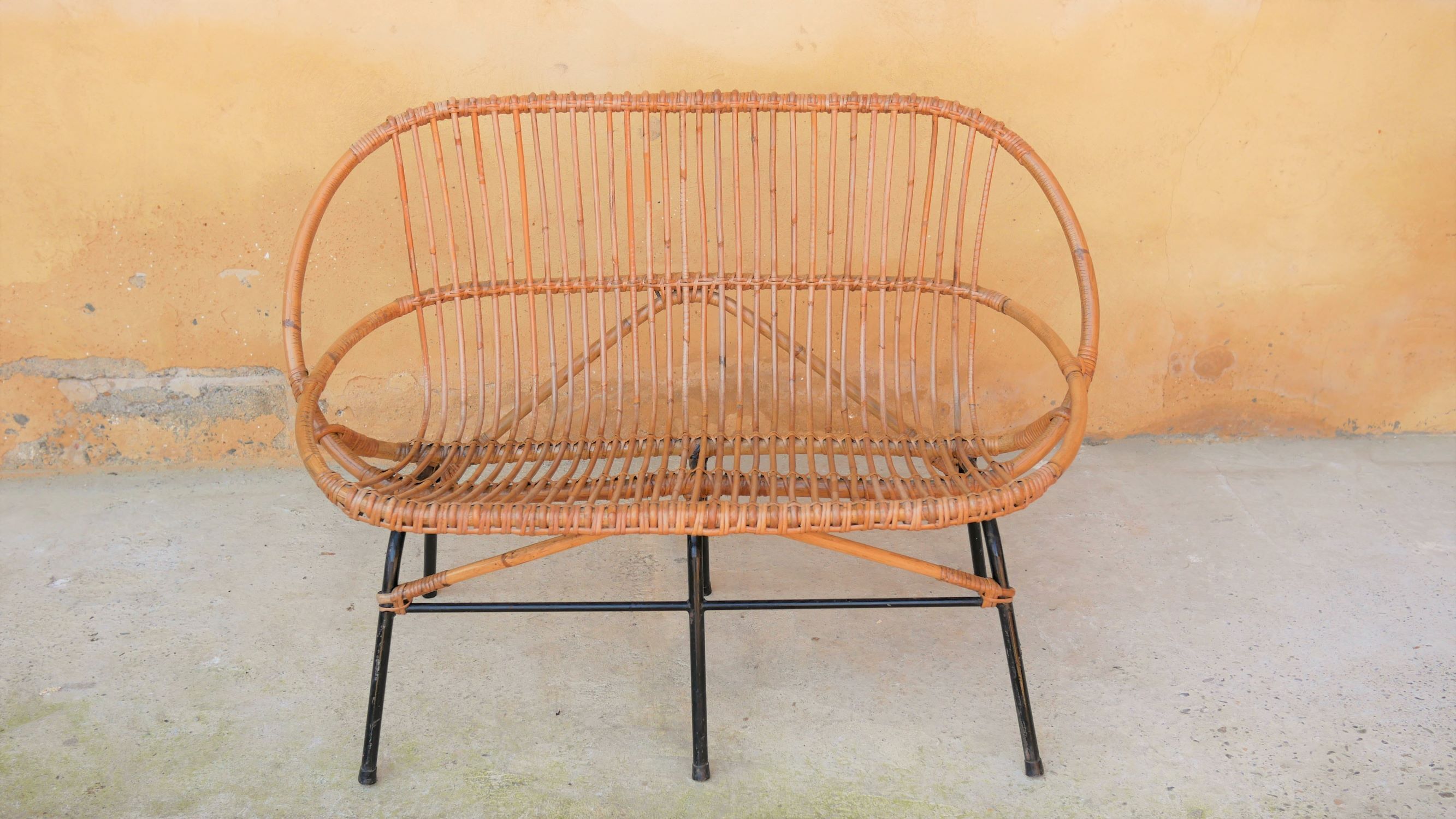 Vintage rattan bench feet metal