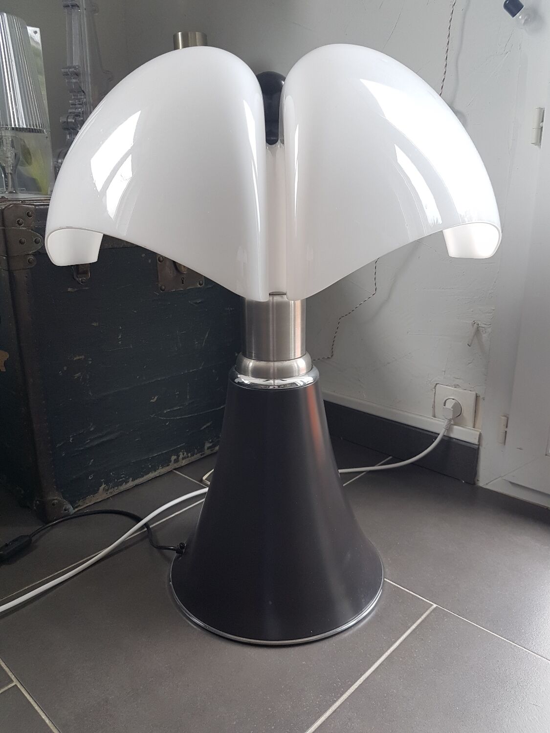 Lampe Pipistrello de Gae Aulenti pour la maison martinelli luce