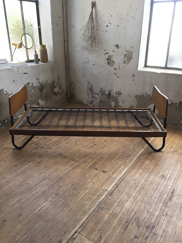 Lit par Jacques Hitier, éditions Mobilor 1950
