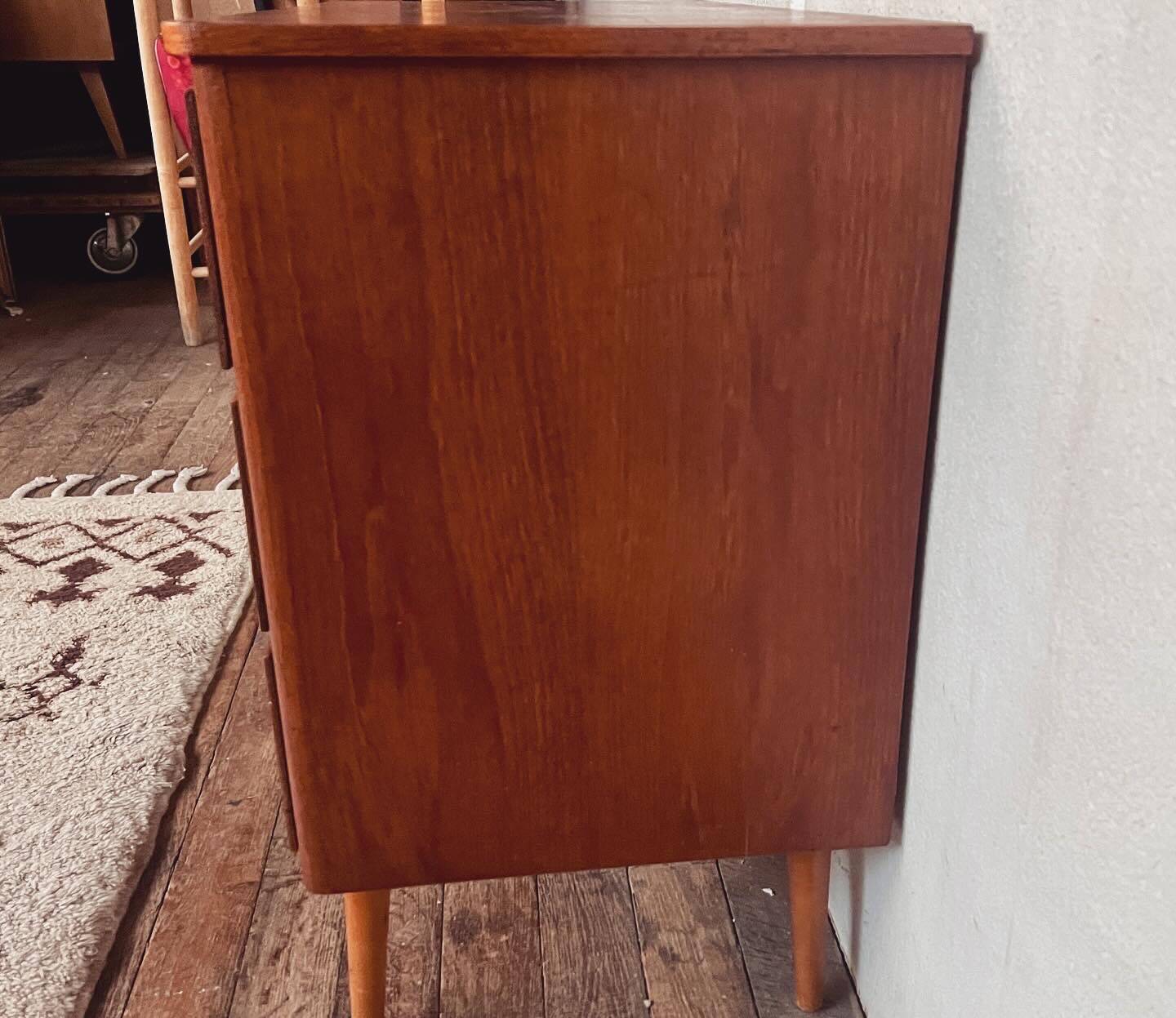 Commode vintage scandinave en teck 1960
