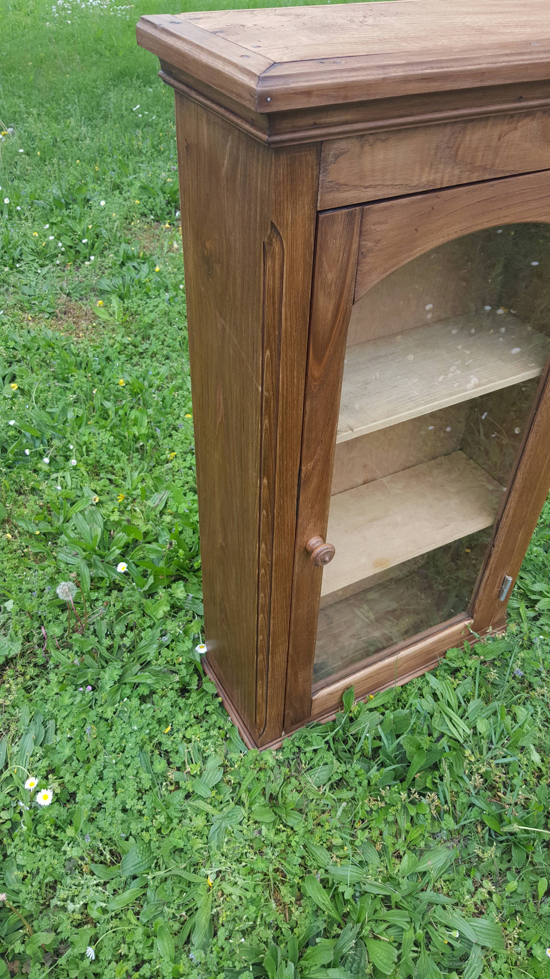 Natural wood showcase