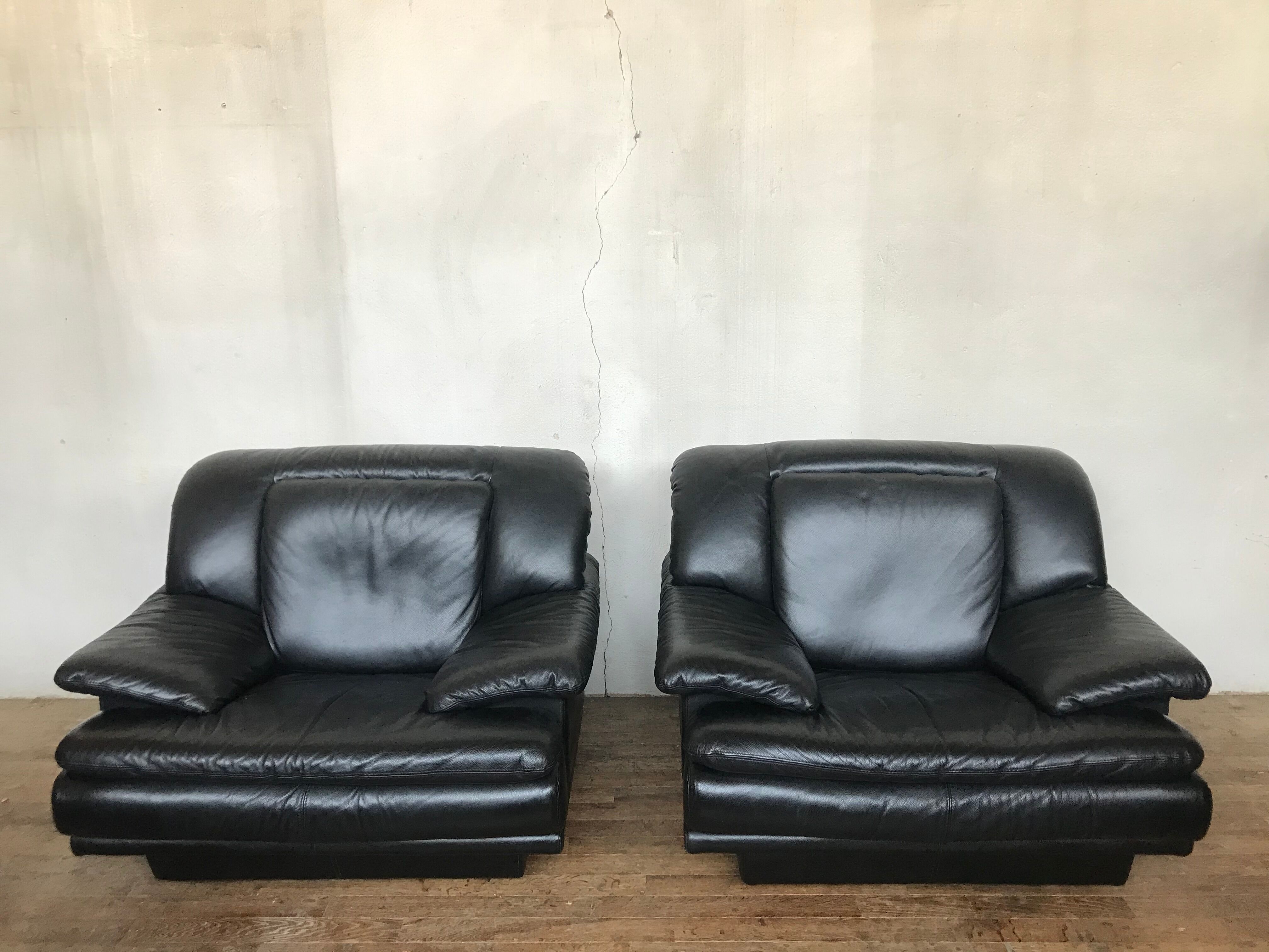 Authentic vintage armchairs leather Italian style quality top 1970