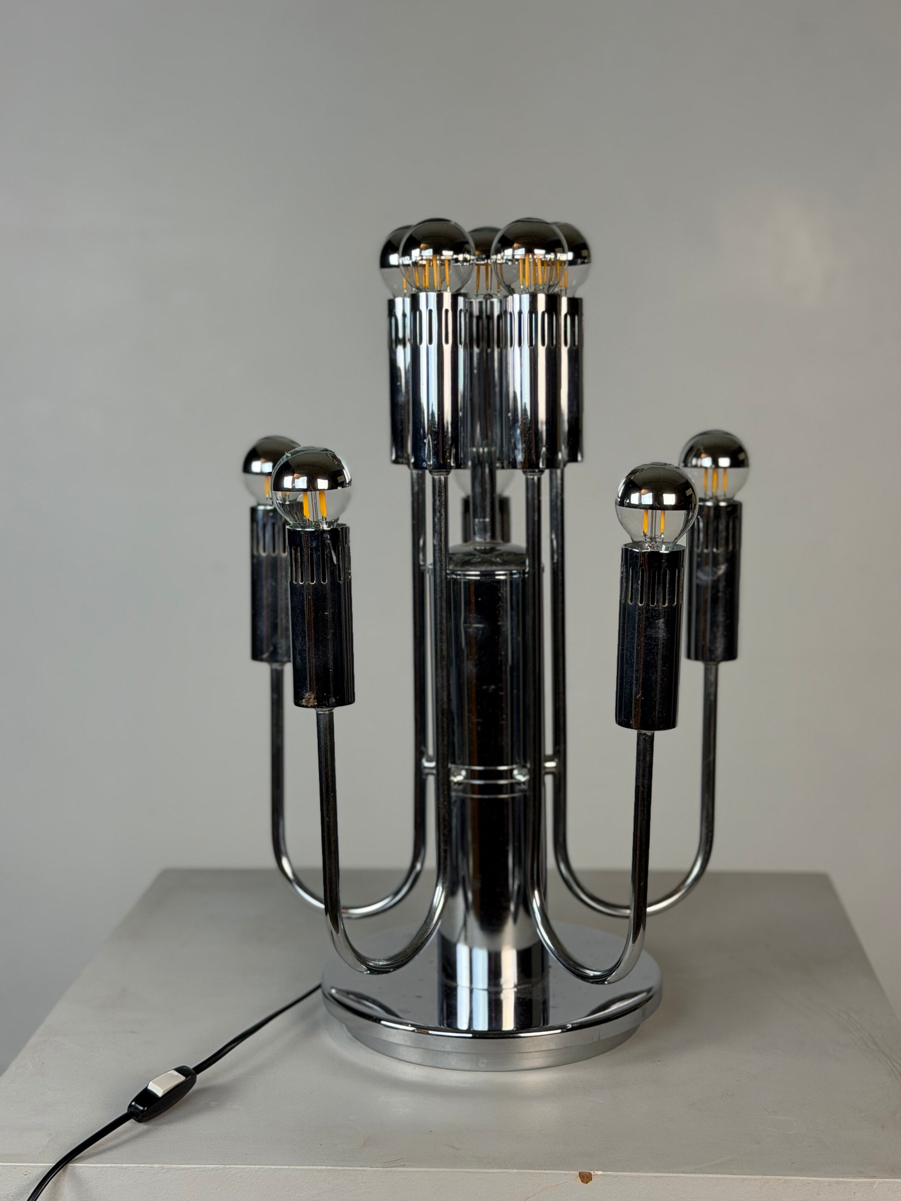 Table lamp