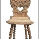 Chaise en chêne sculpté