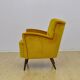 Fauteuil en velours jaune du milieu du siècle, années 1960