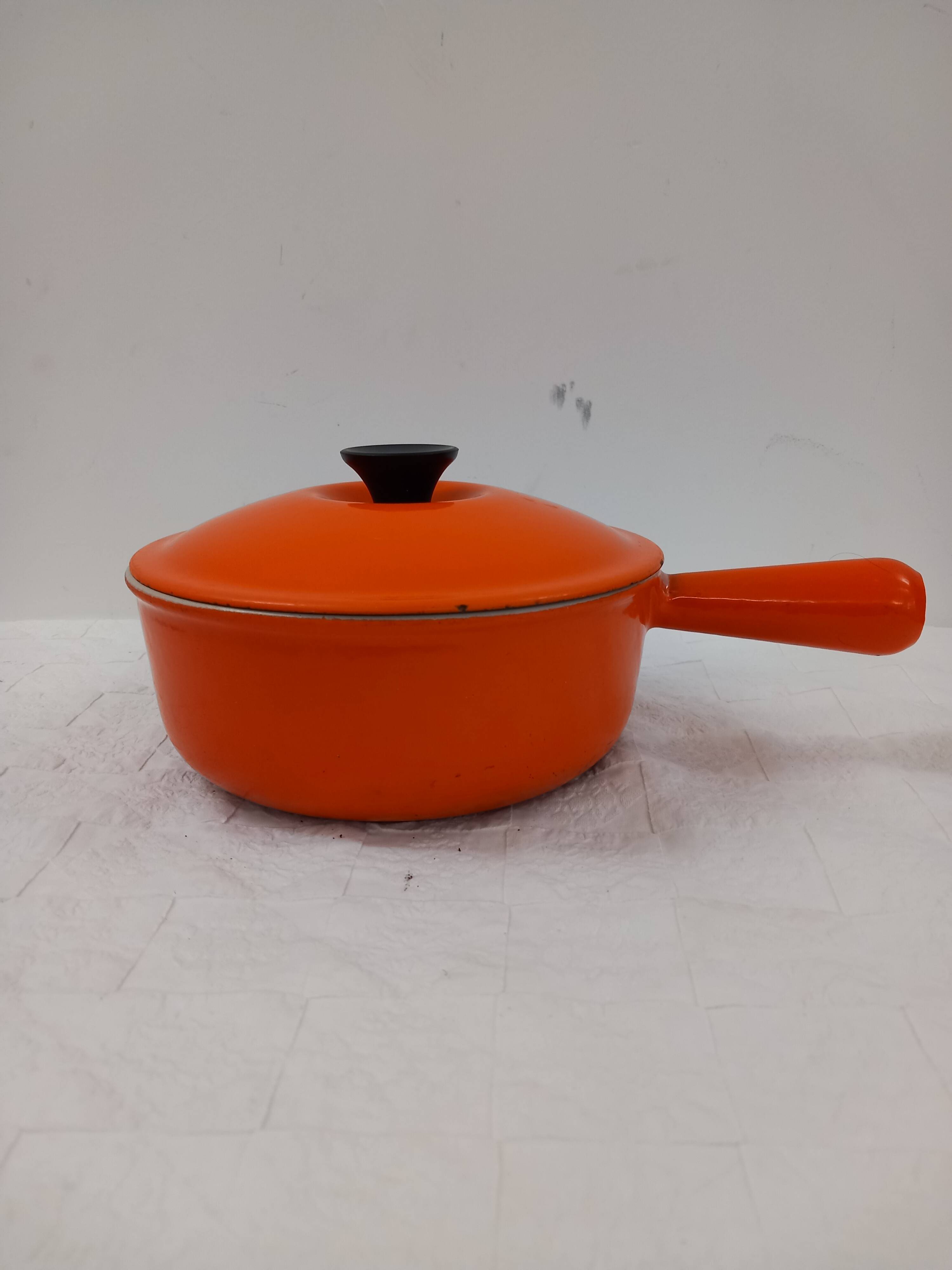 Cast iron skillet