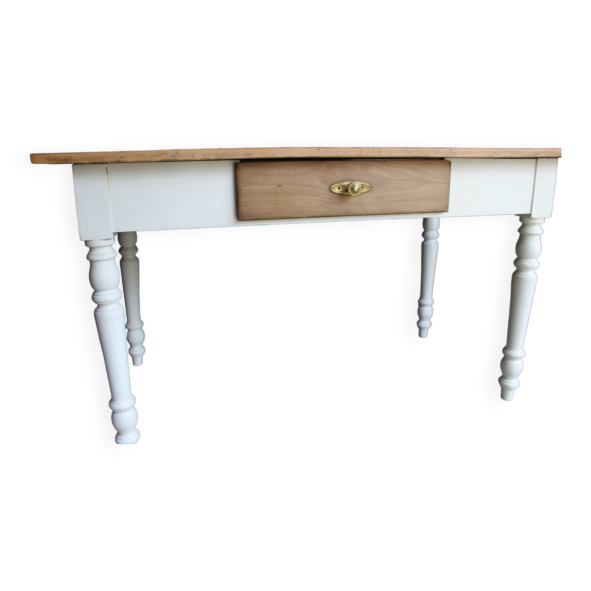 Farm table