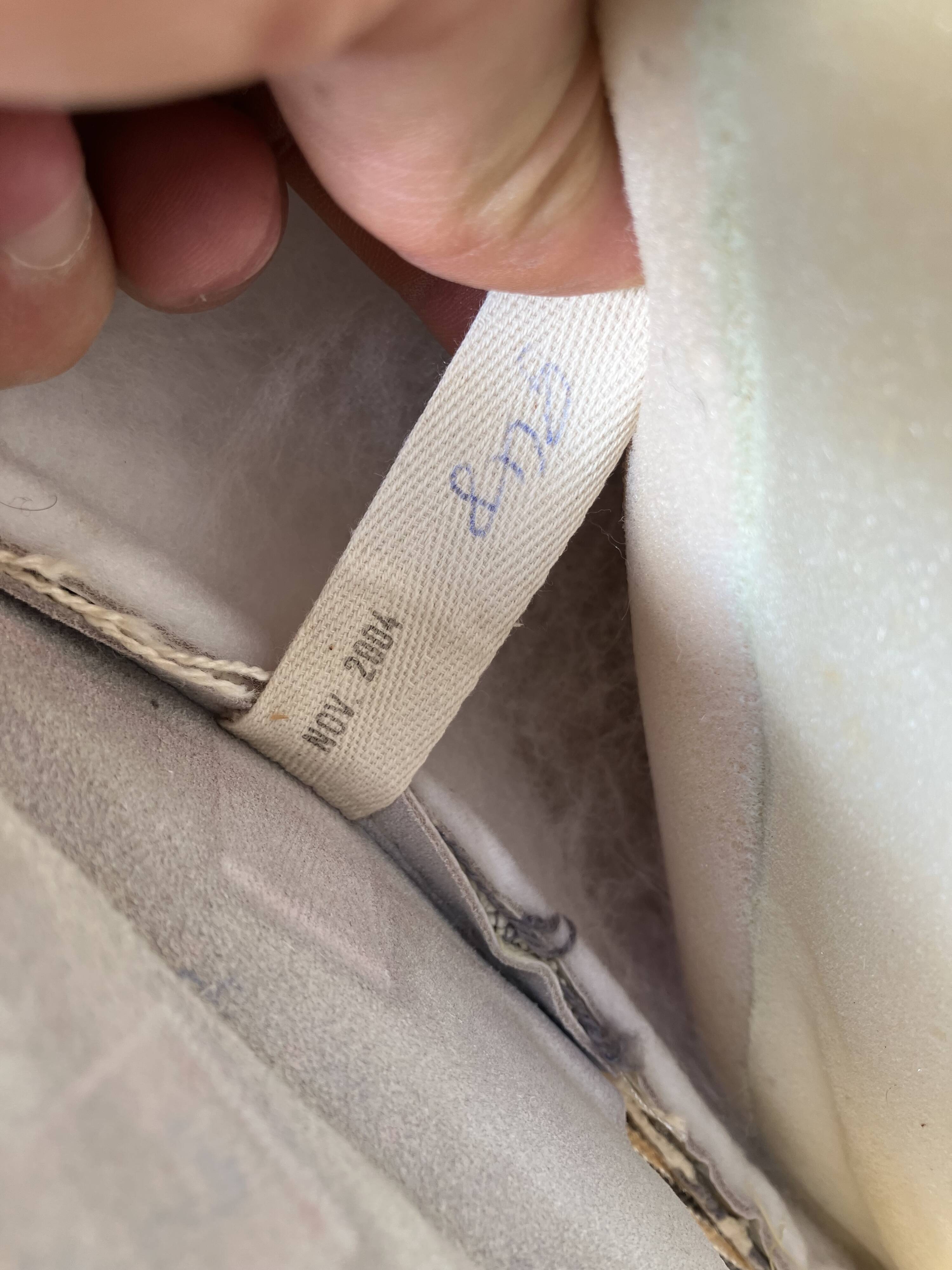 100% authentic Ligne Roset Togo 1.2z & hoek in Beige leather