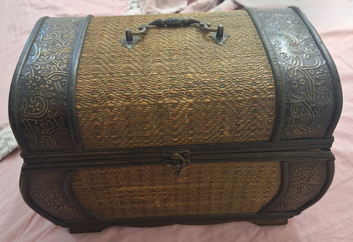Trunk chest