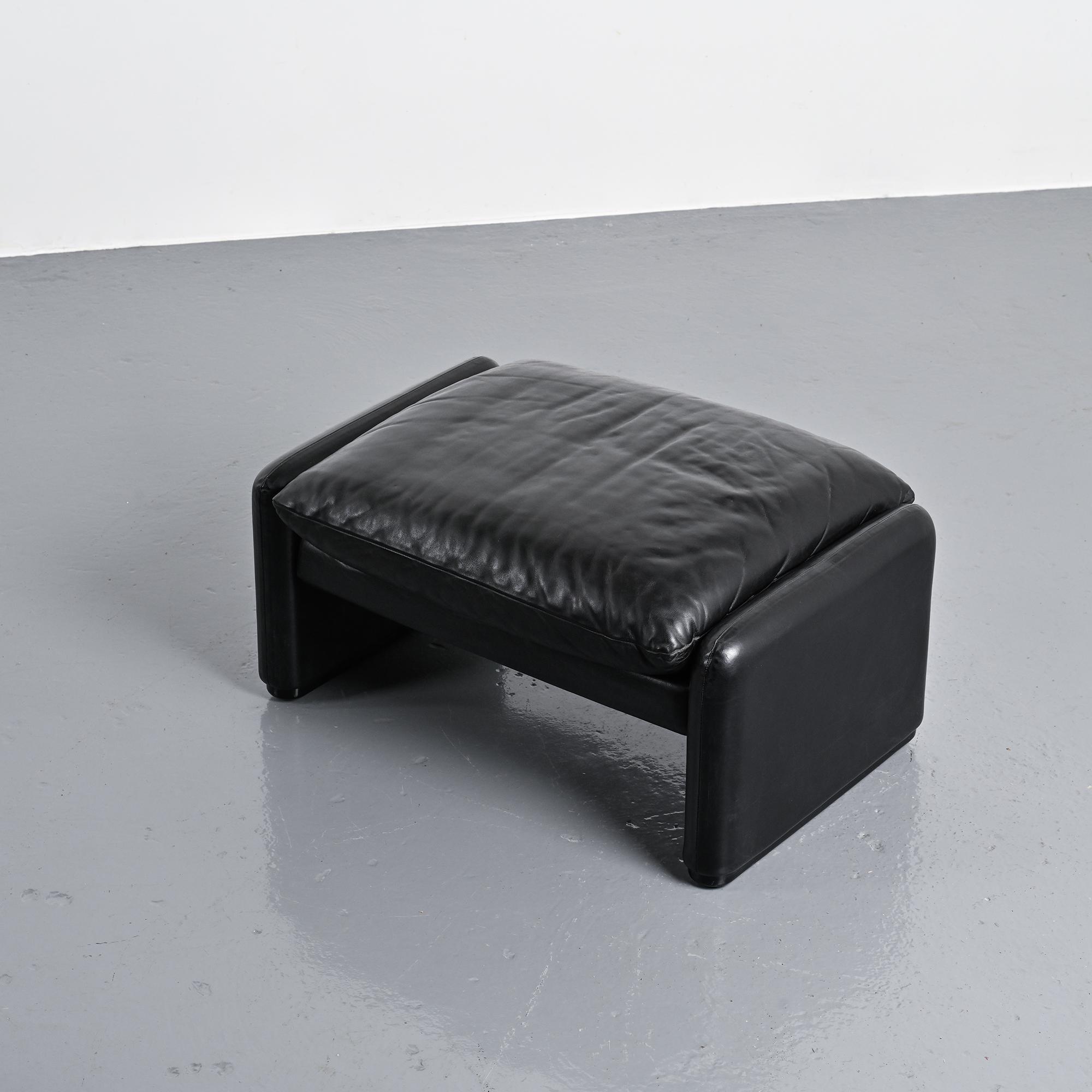 Pair of Maralunga ottomans, Vico Magistretti for Cassina, Italy, 1973