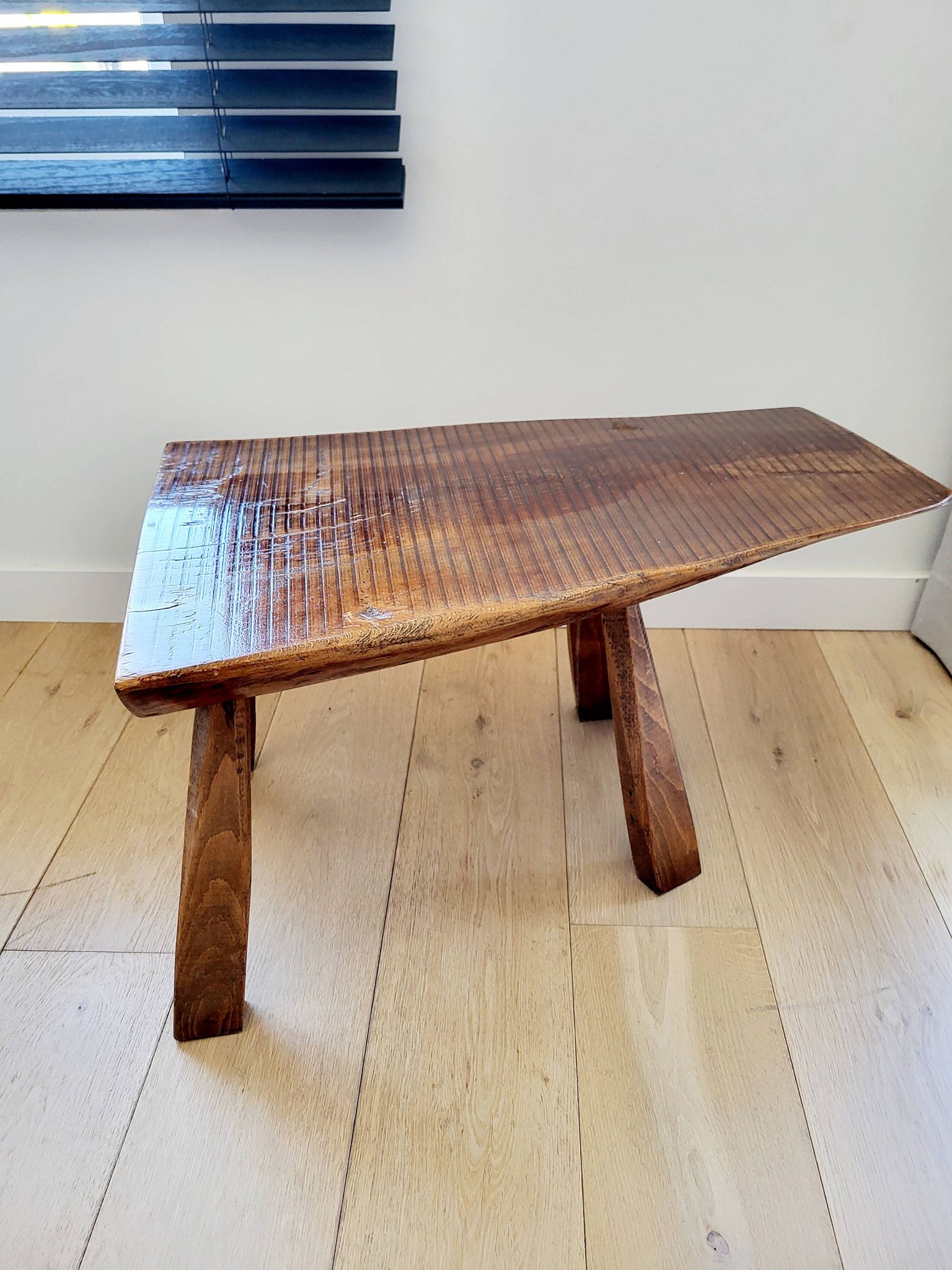 Banc ou table d'appoint en bois massif de tronc d'arbre, style brutaliste, 1960