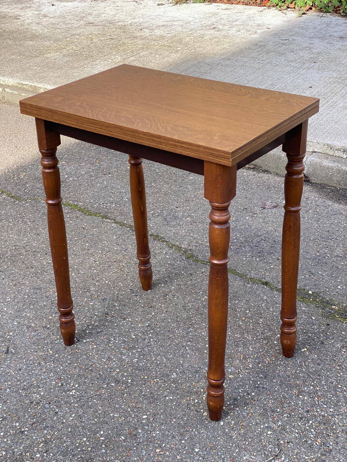 Extendable wooden portfolio table 40x60cm