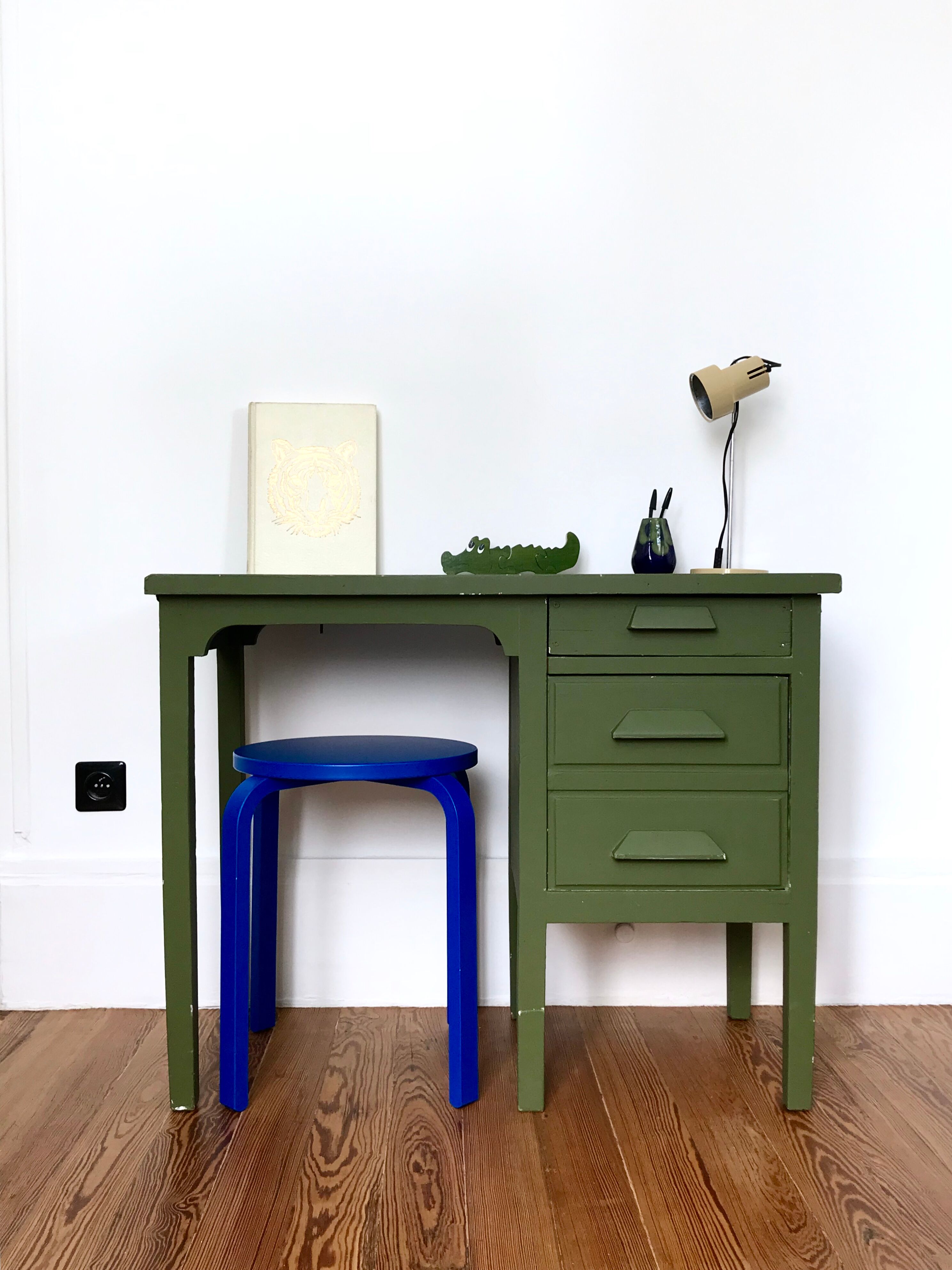 Child desk 1950