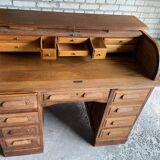U.s. desk in oak
