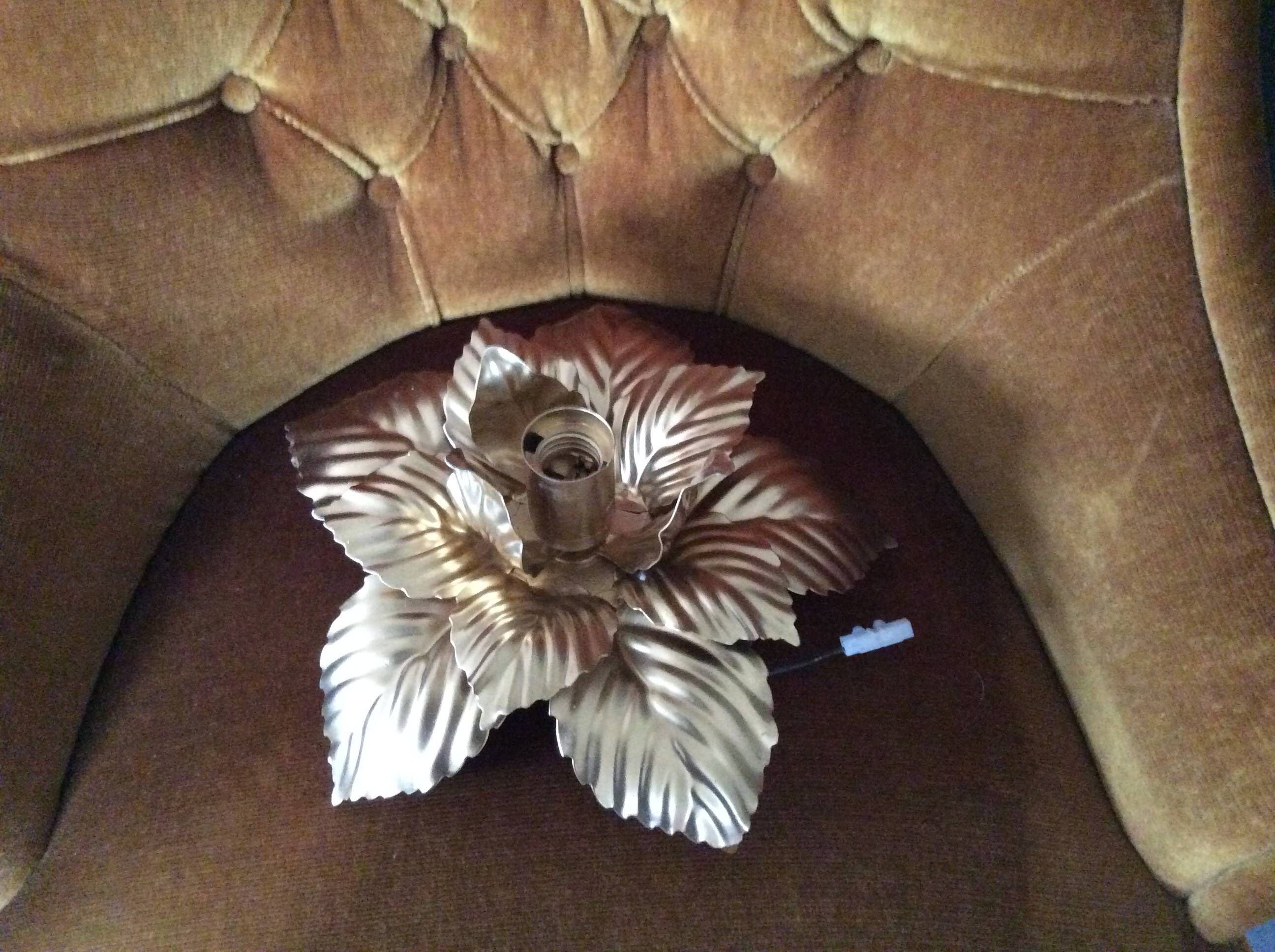 Gold metal flower wall light