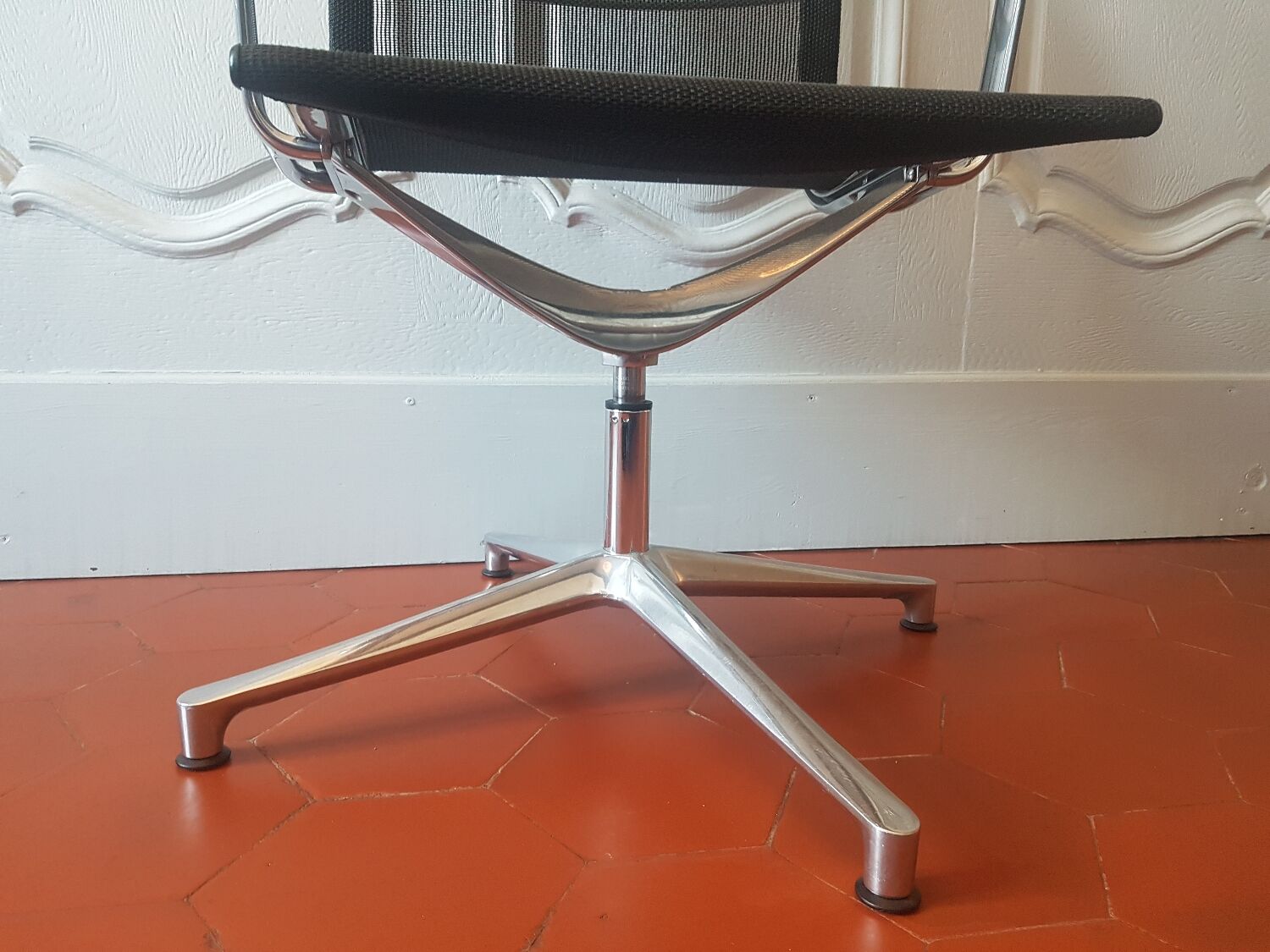 Una Chair armchair in black mesh published by ICF