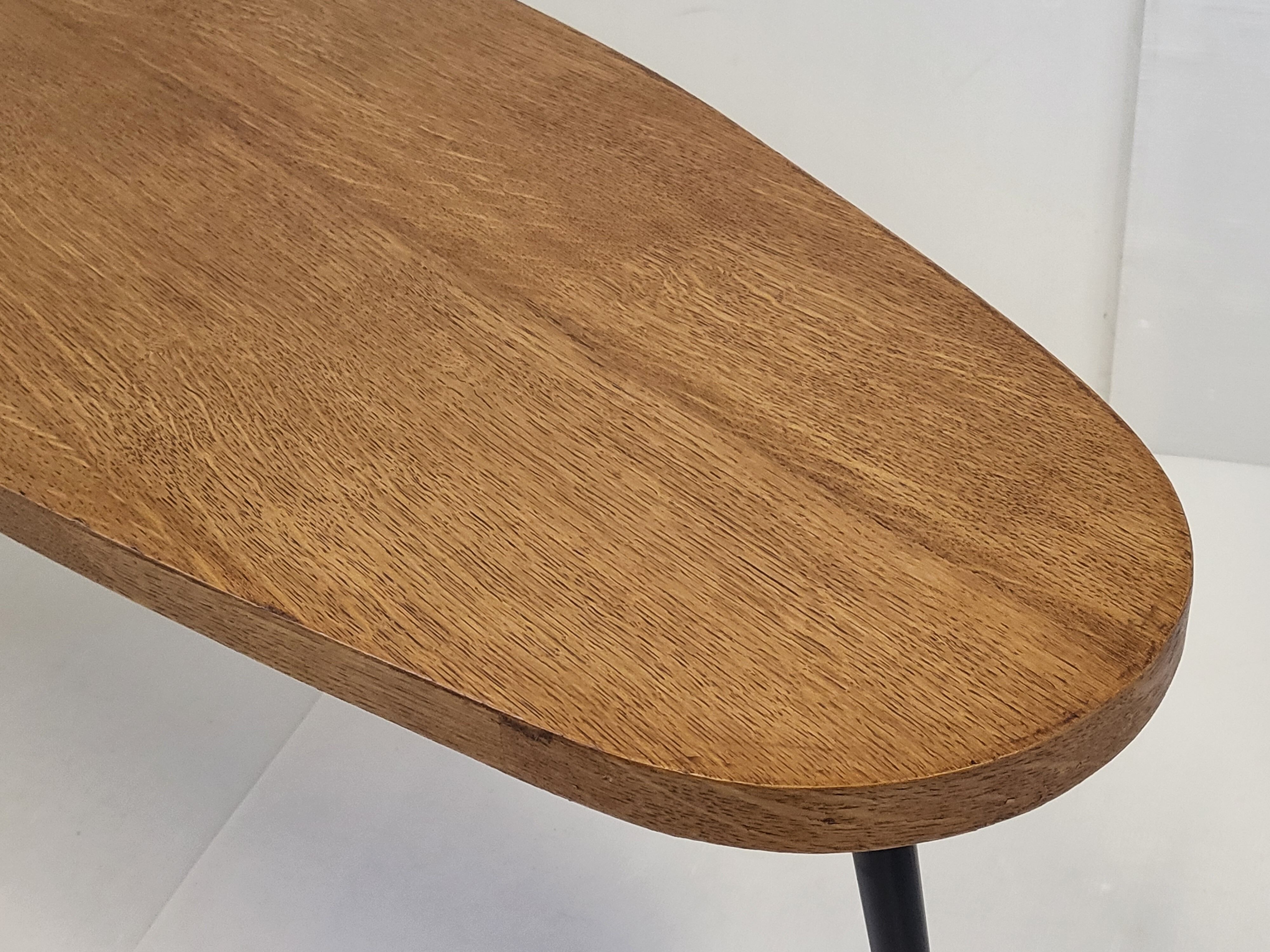 Vintage coffee table 1950 tripod