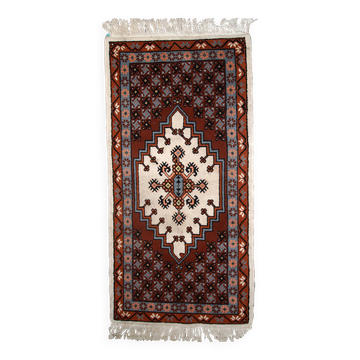 Tapis vintage fait main Berbère en laine bordeaux et blanc (81cm x 170cm)