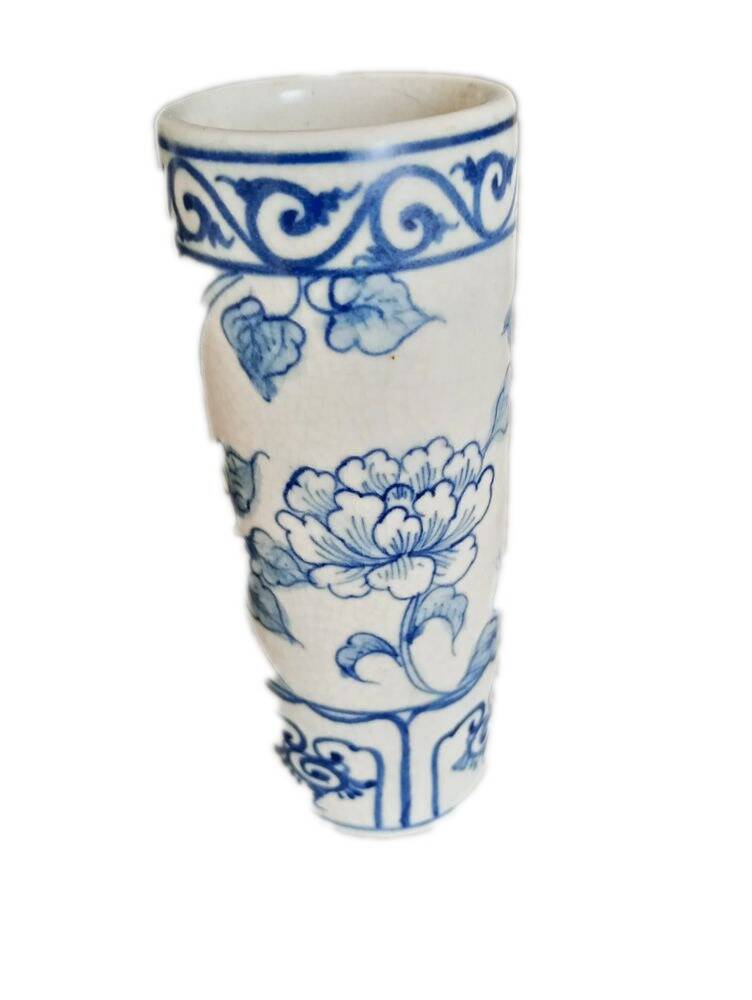 Cylindrical porcelain vase