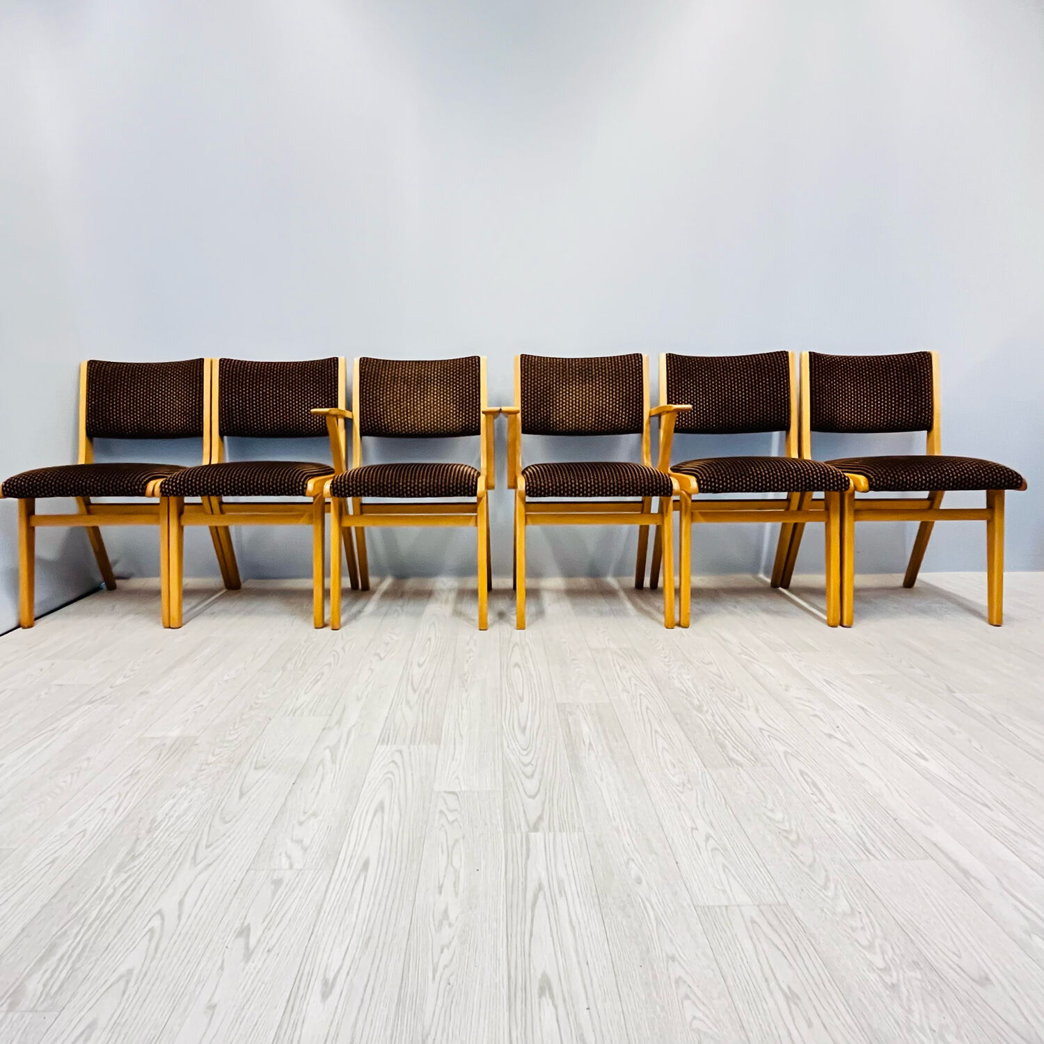 Ensemble de six chaises