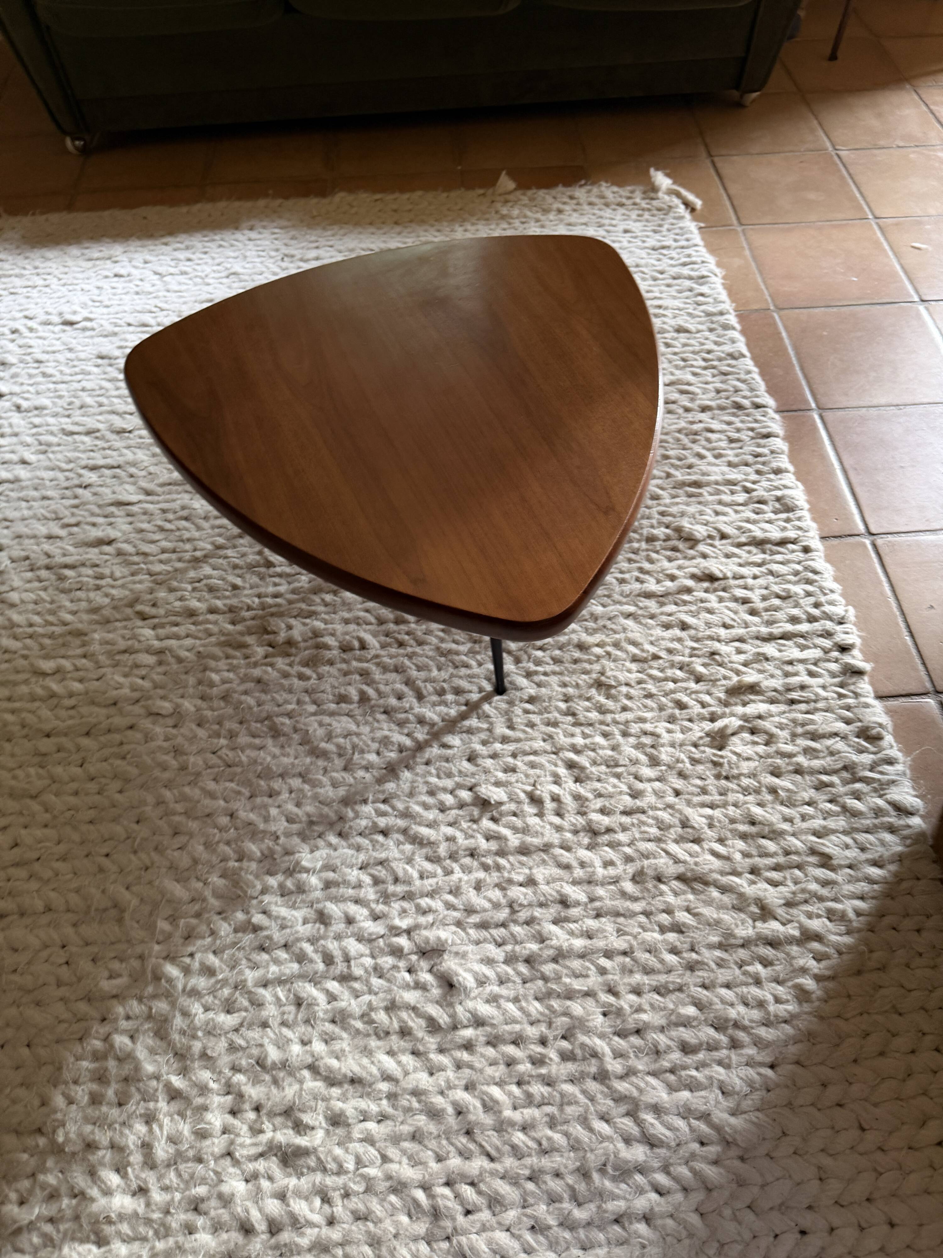 Organic tripod coffee table – European modernism, 1950s–60s