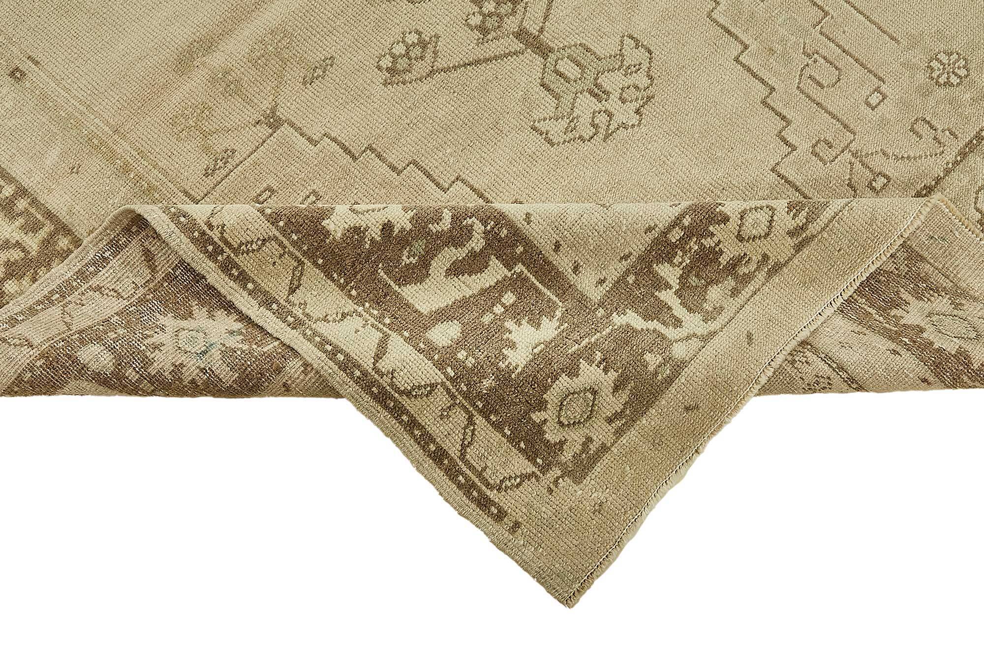 Turkish Vintage Anatolian Rug 140 cm x 257 cm