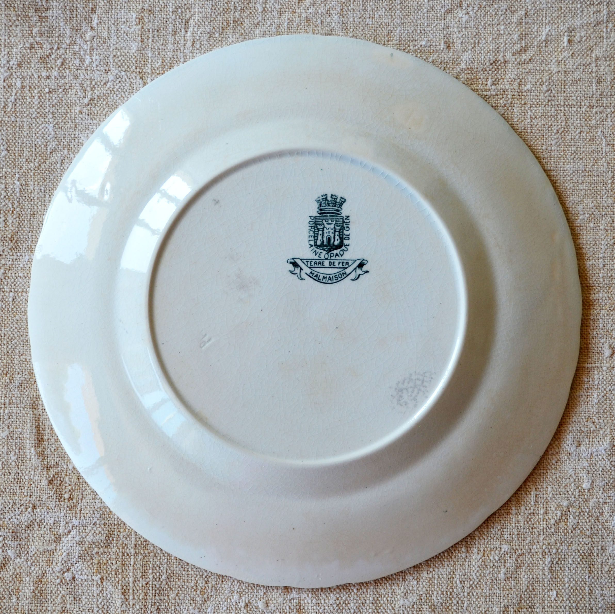 3 iron earth dessert plates model "Malmaison"