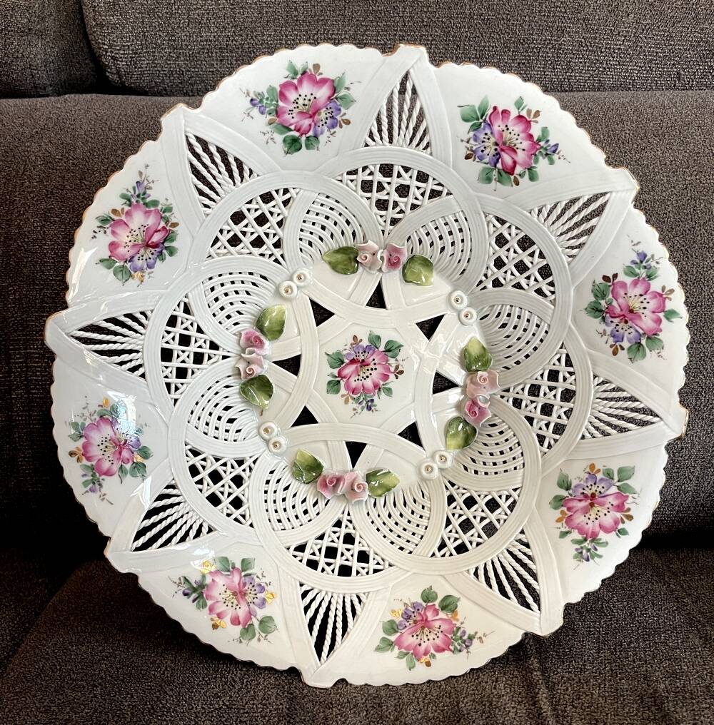 Fruit bowl crafted with floral decoration, Sumi, Romania, centrepiece decor.