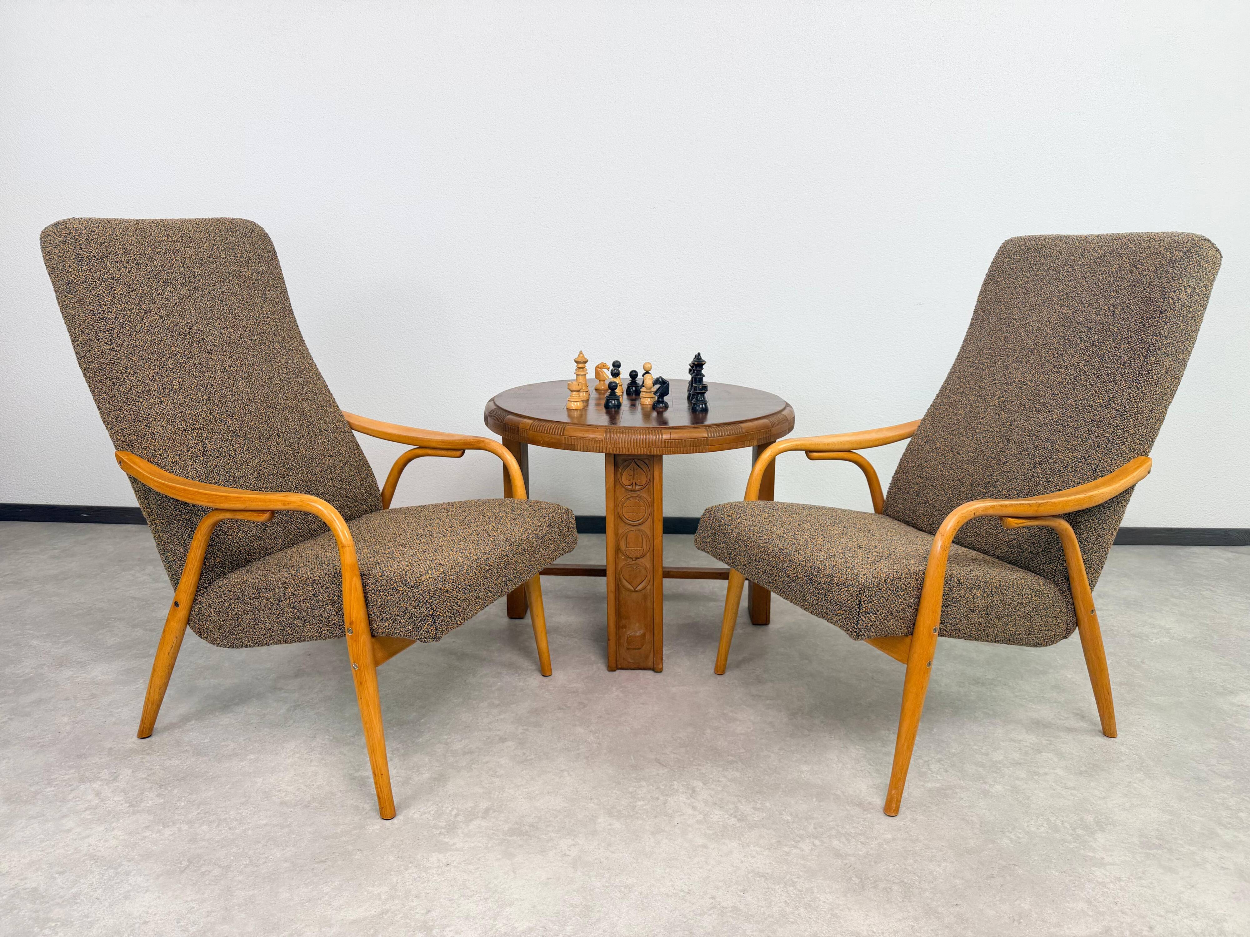 Mid-century modern armchairs Ton 947 by Antonín Šuman