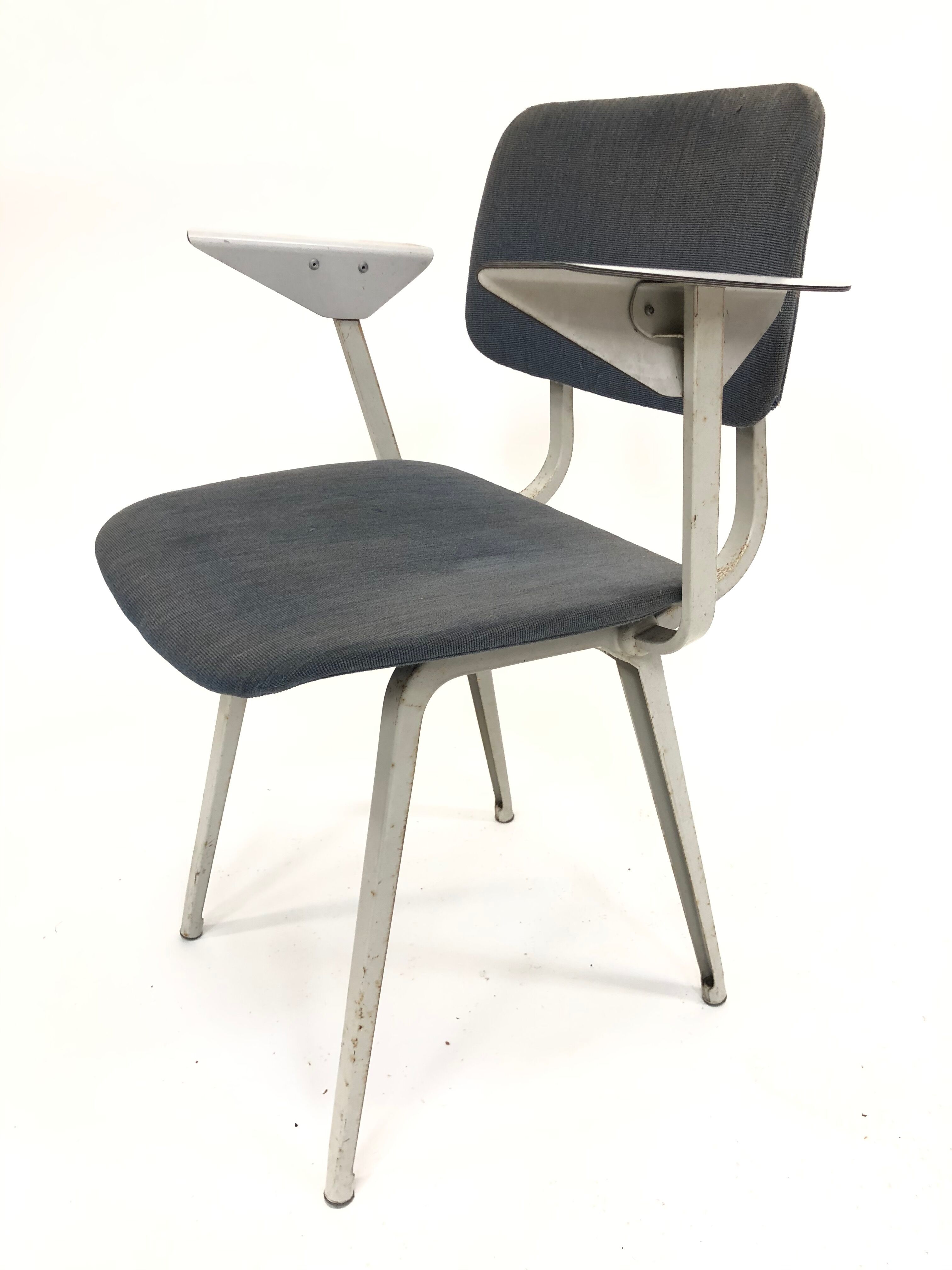Circle Friso Kramer Revolt Ahrend vintage chair with designer armrests