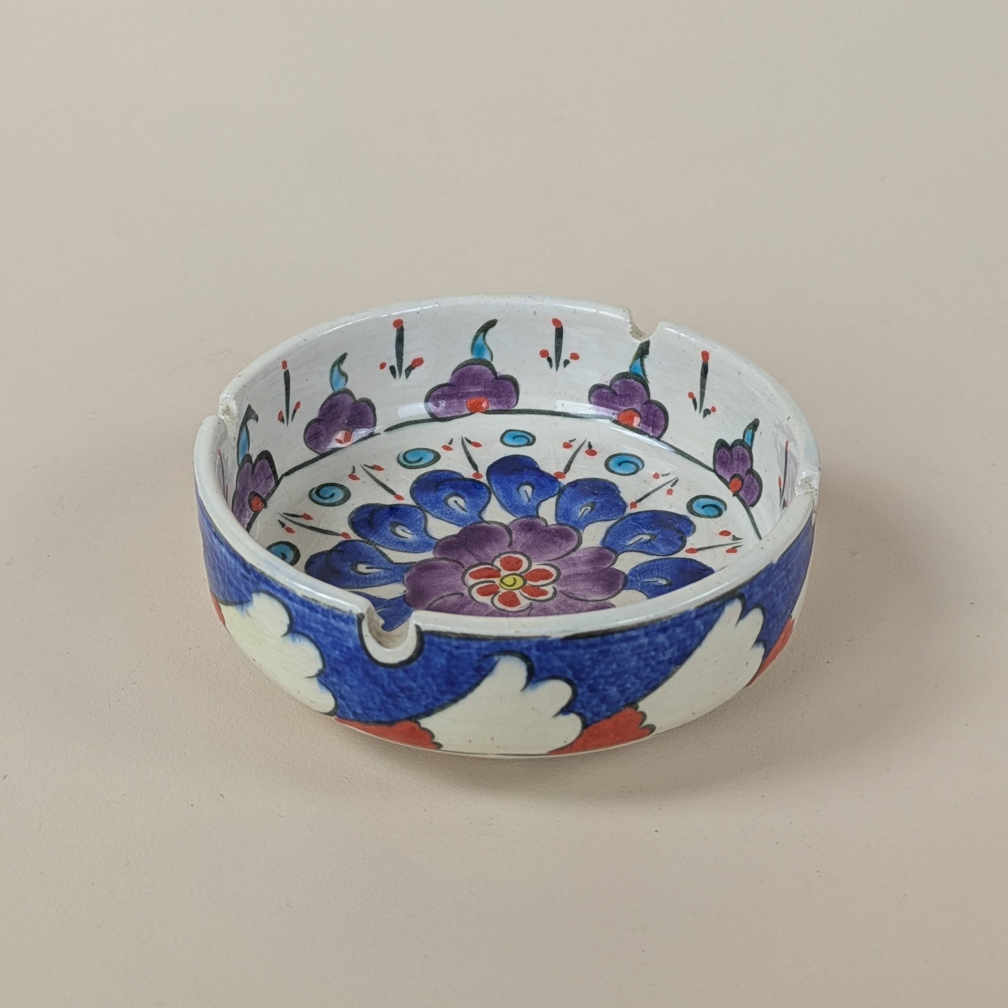 Cendrier céramique peint main motif floral vintage décoration bleu