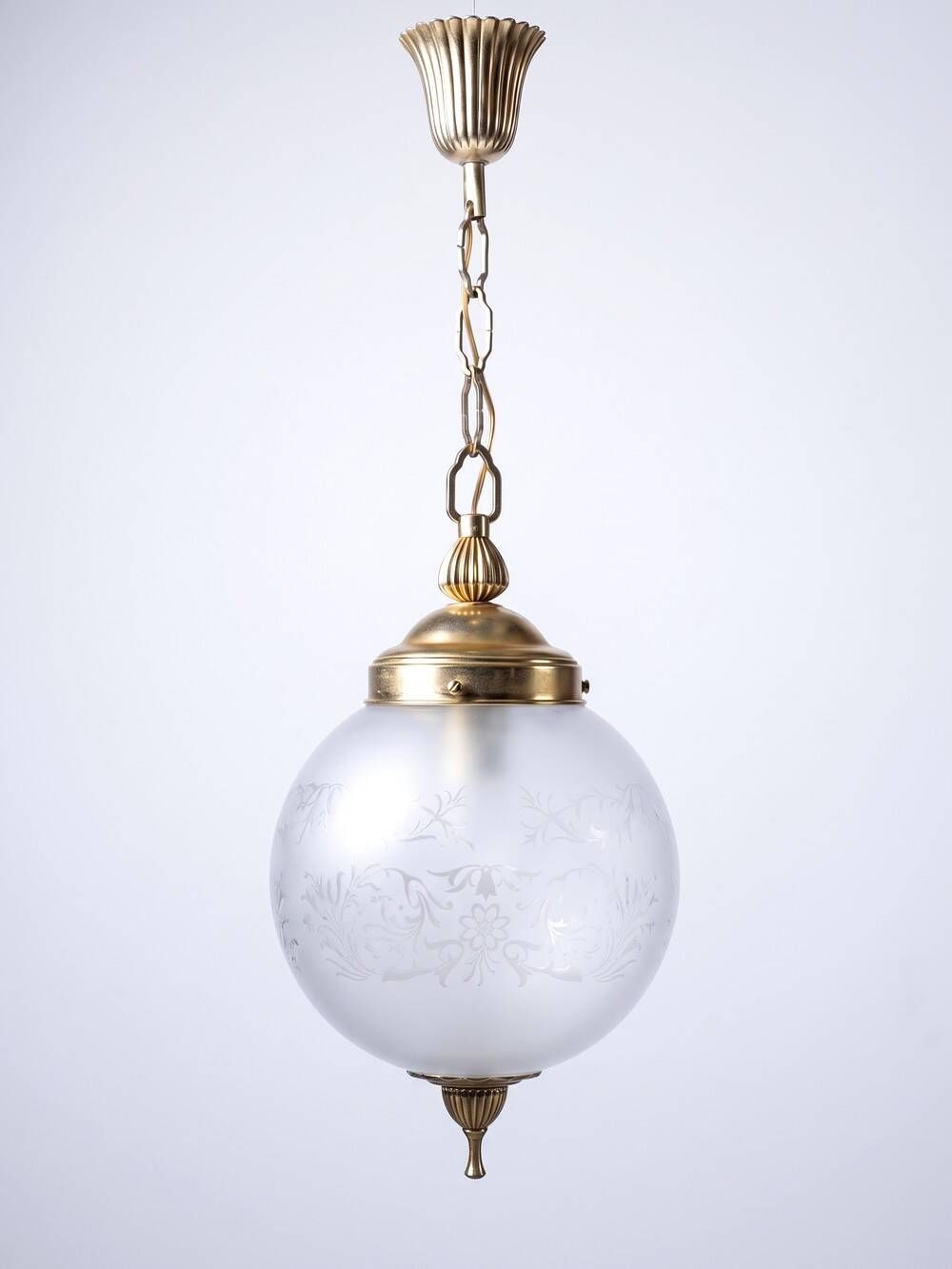 Vintage frosted glass and gold metal suspension globe, 1960s-1970s.