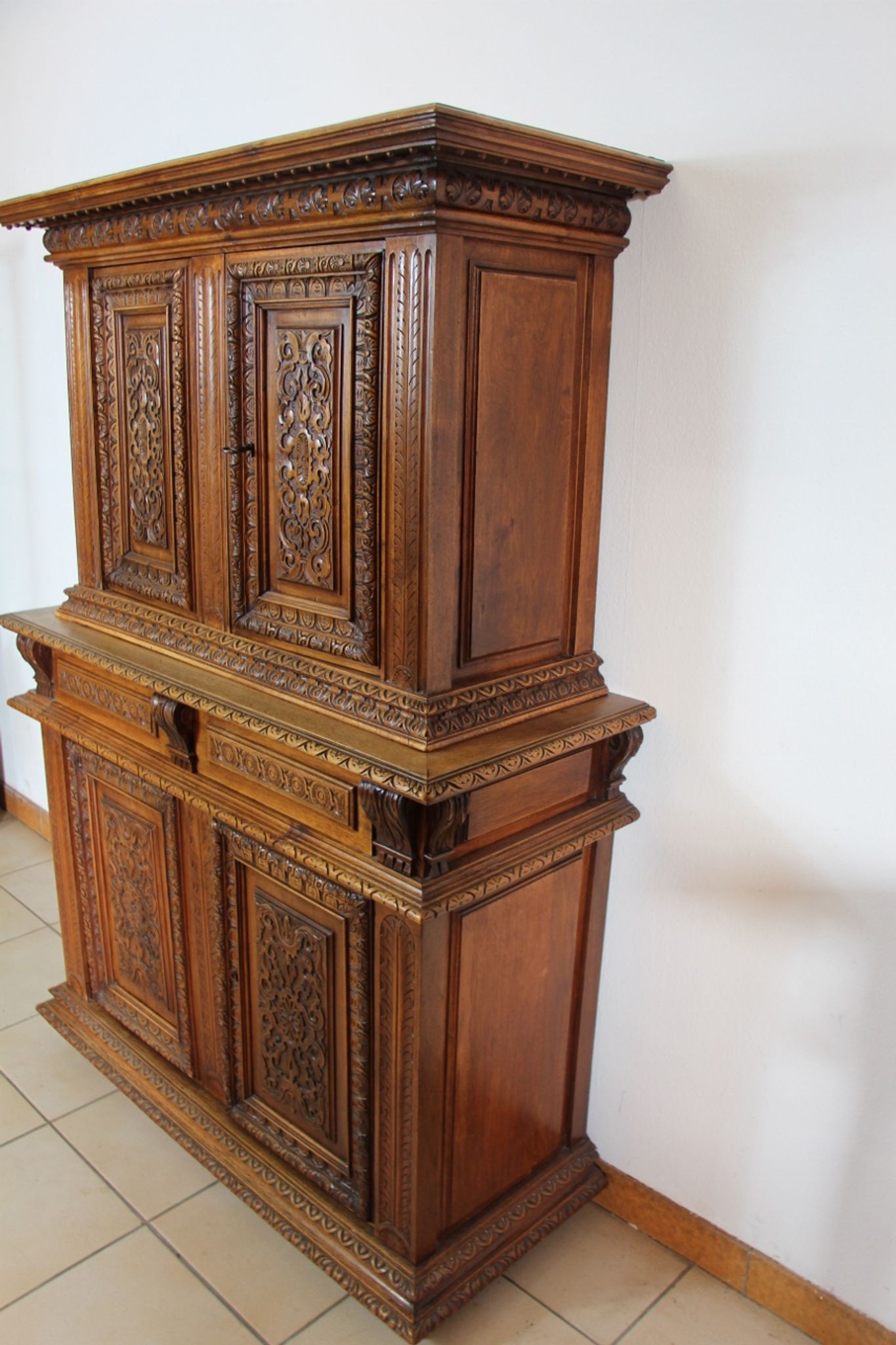 Buffet two body Renaissance style