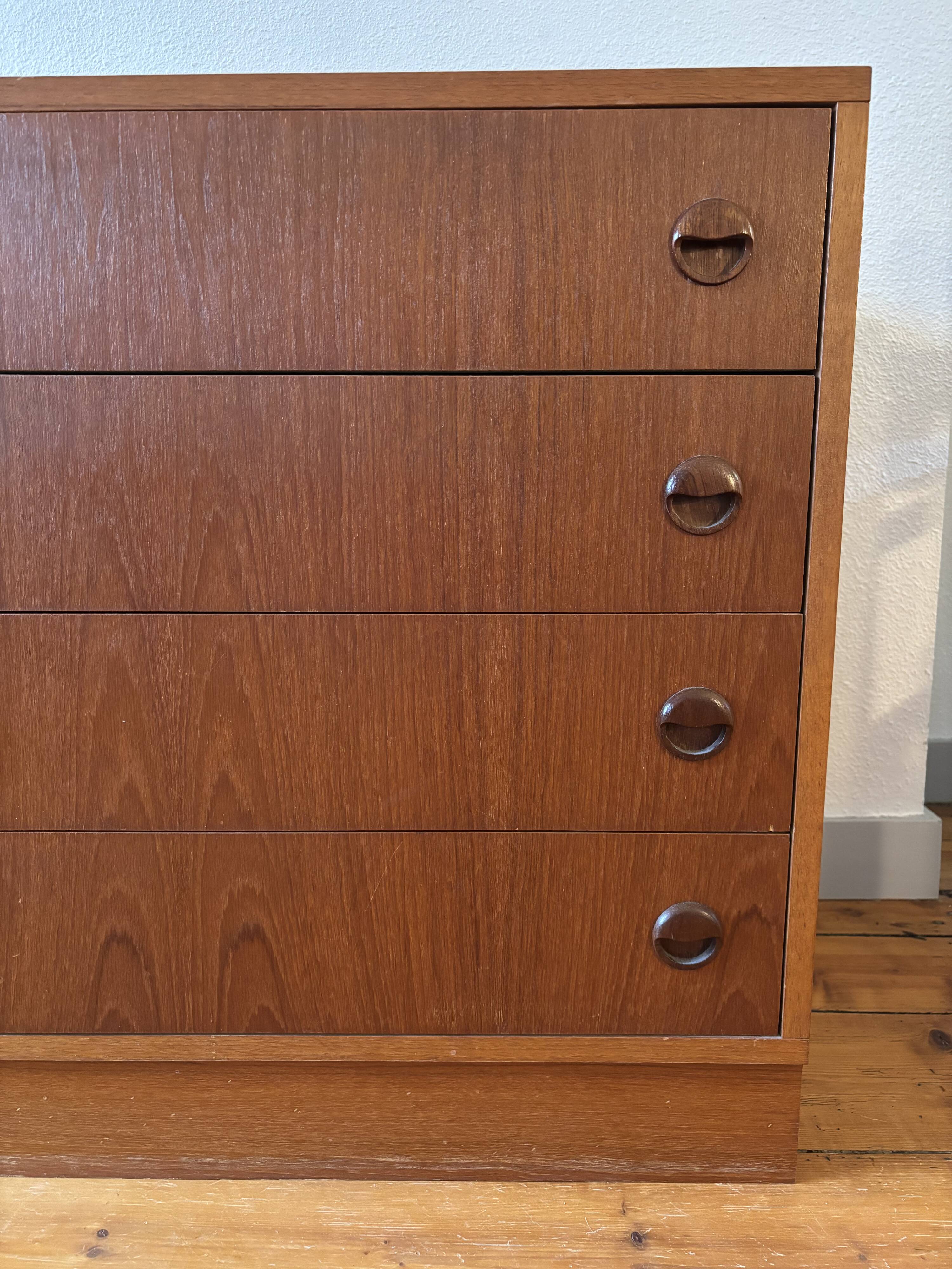 Scandinavian teak chest of drawers, 1960.