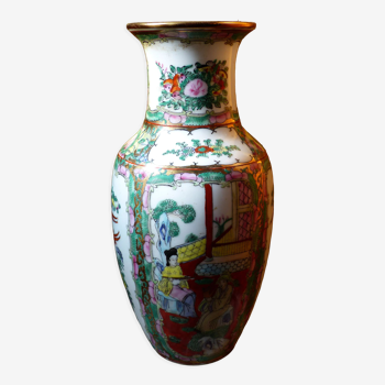 Chinese vase hand-painted porcelain