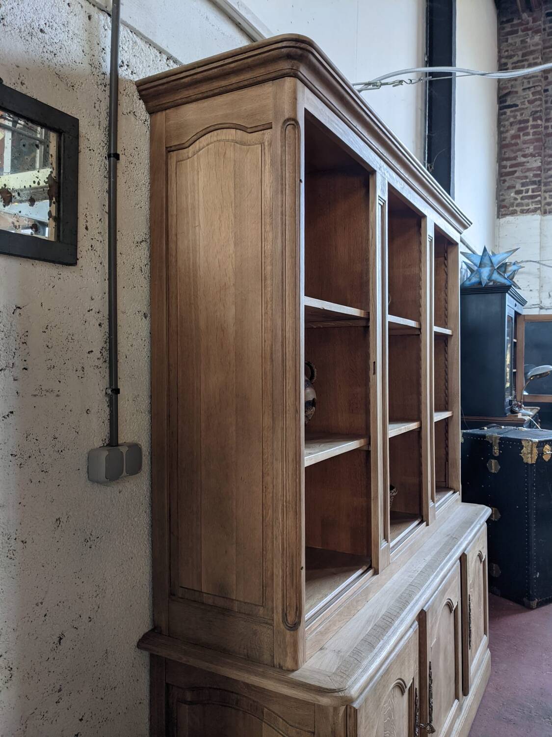 Dresser/bookcase