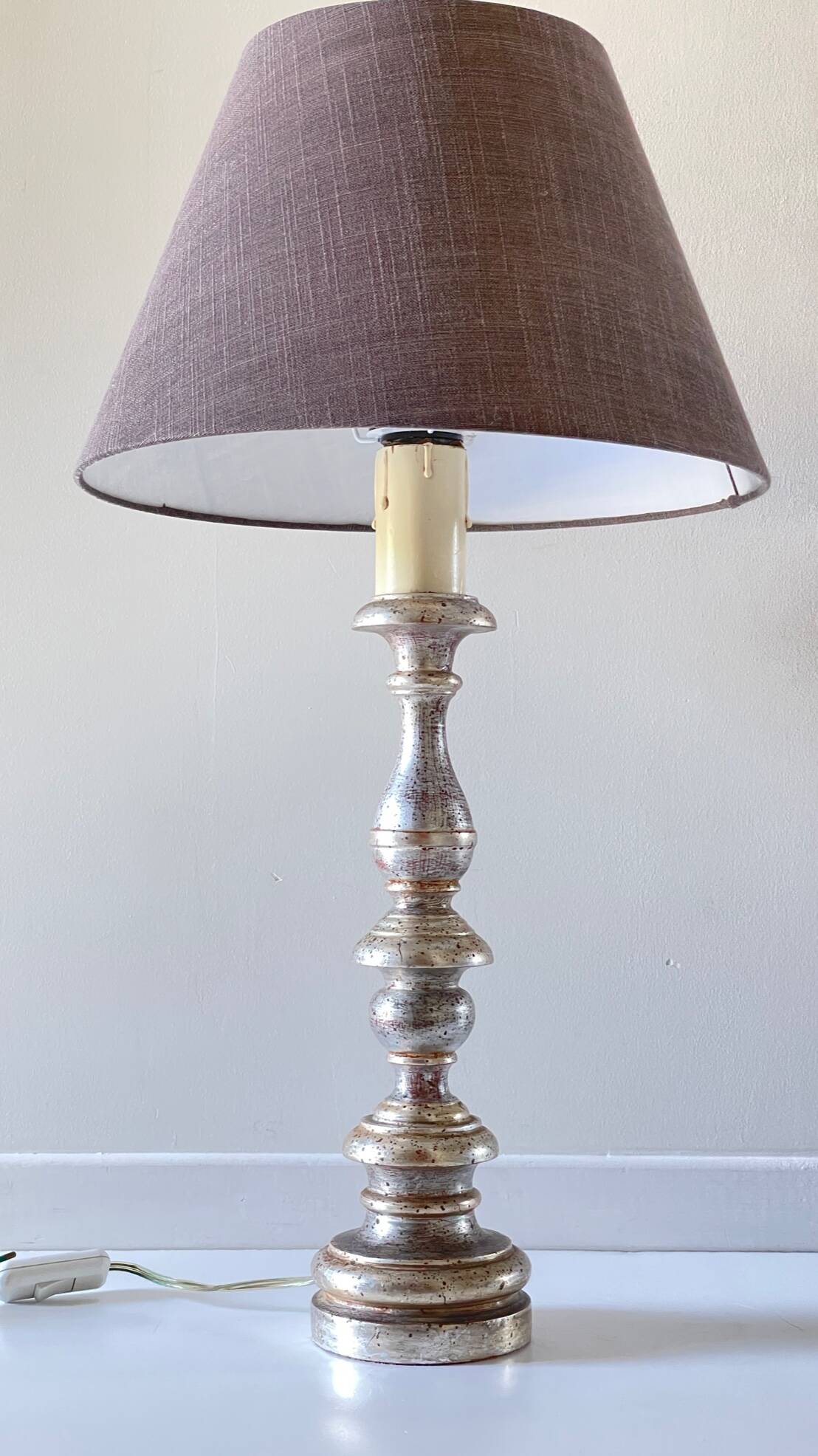Lampe haute bois argenté l'acropole - paris