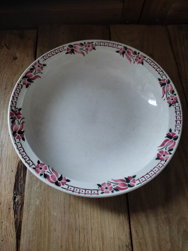 Round hollow porcelain dish St Amand Cabourg